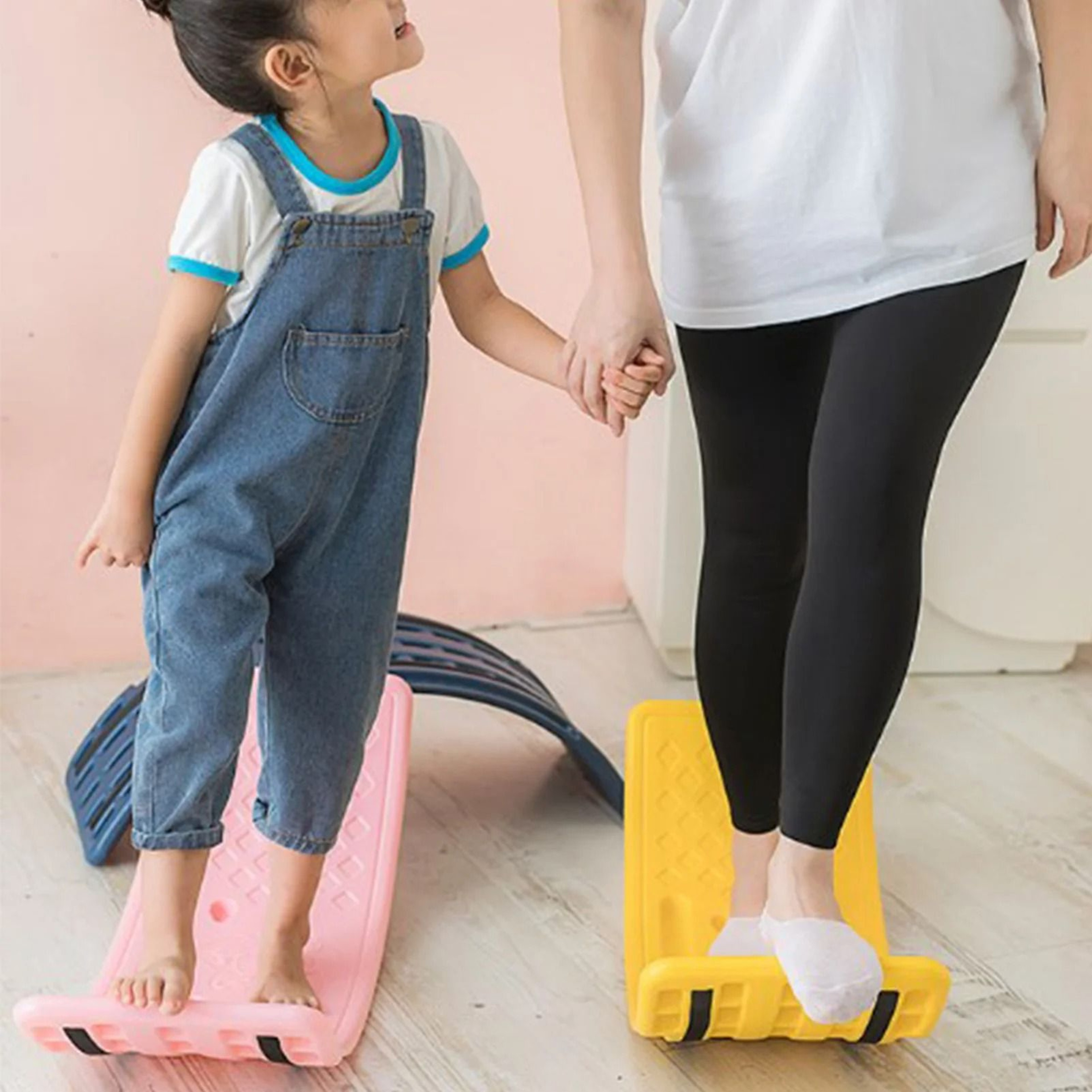 Twisting Balance Board For Kids With Multifunctional Seesaw Design 1