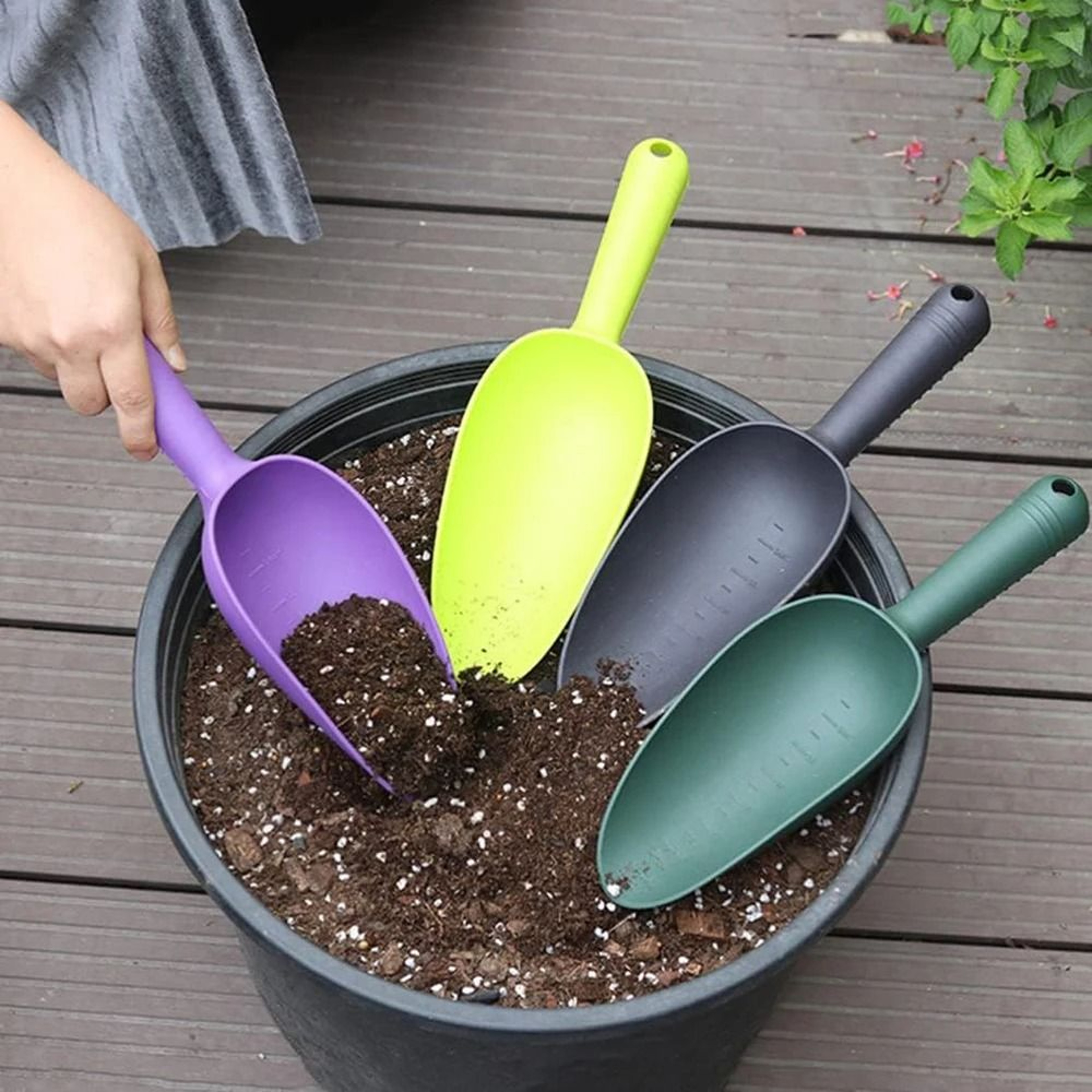 MultiFunction Garden Hand Trowel  HeavyDuty Soil Scoop For Planting Digging And Pet Food 0