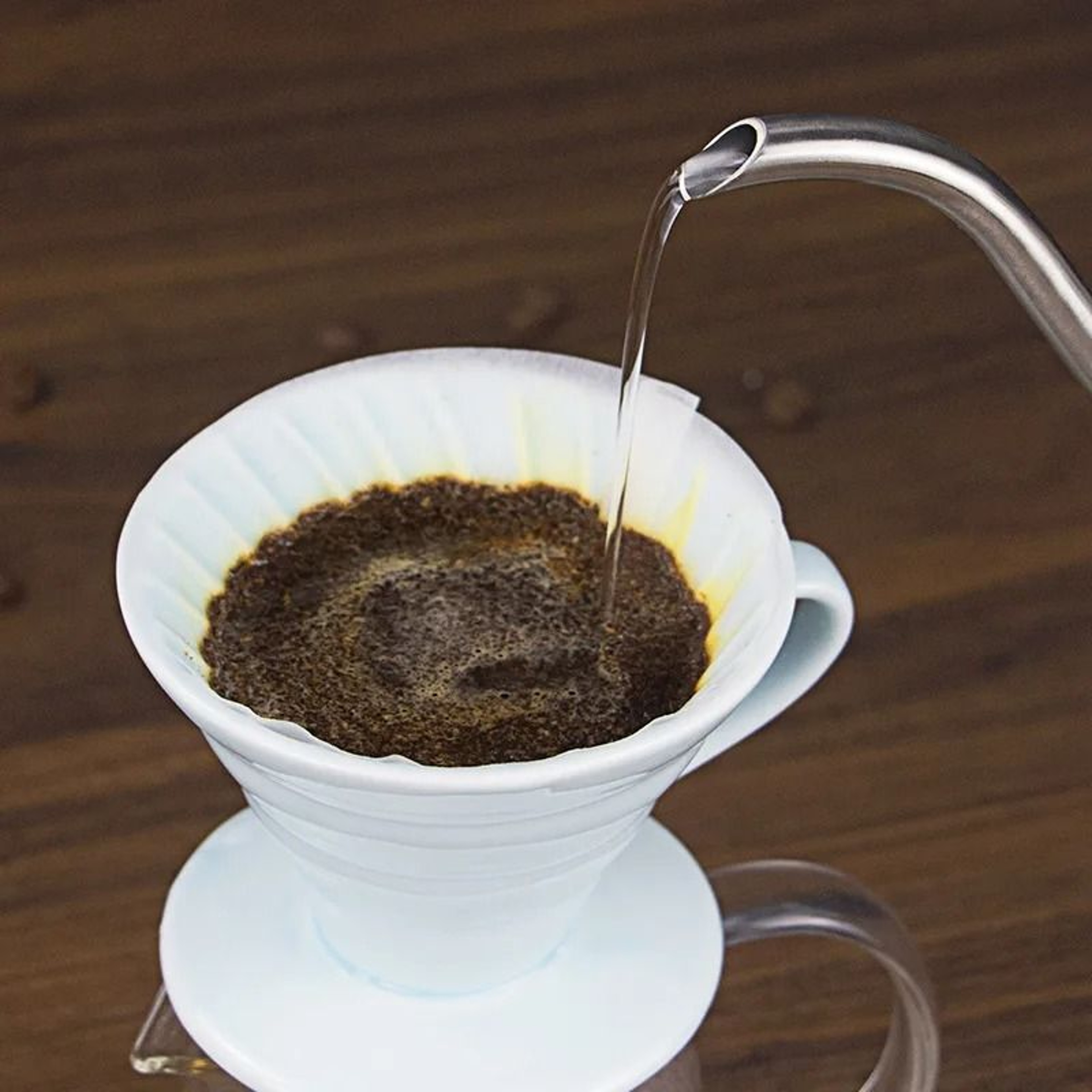 Premium Hand Drip Coffee Filter Papers  40pcs Professional VShape Filters For American Coffee Maker 1