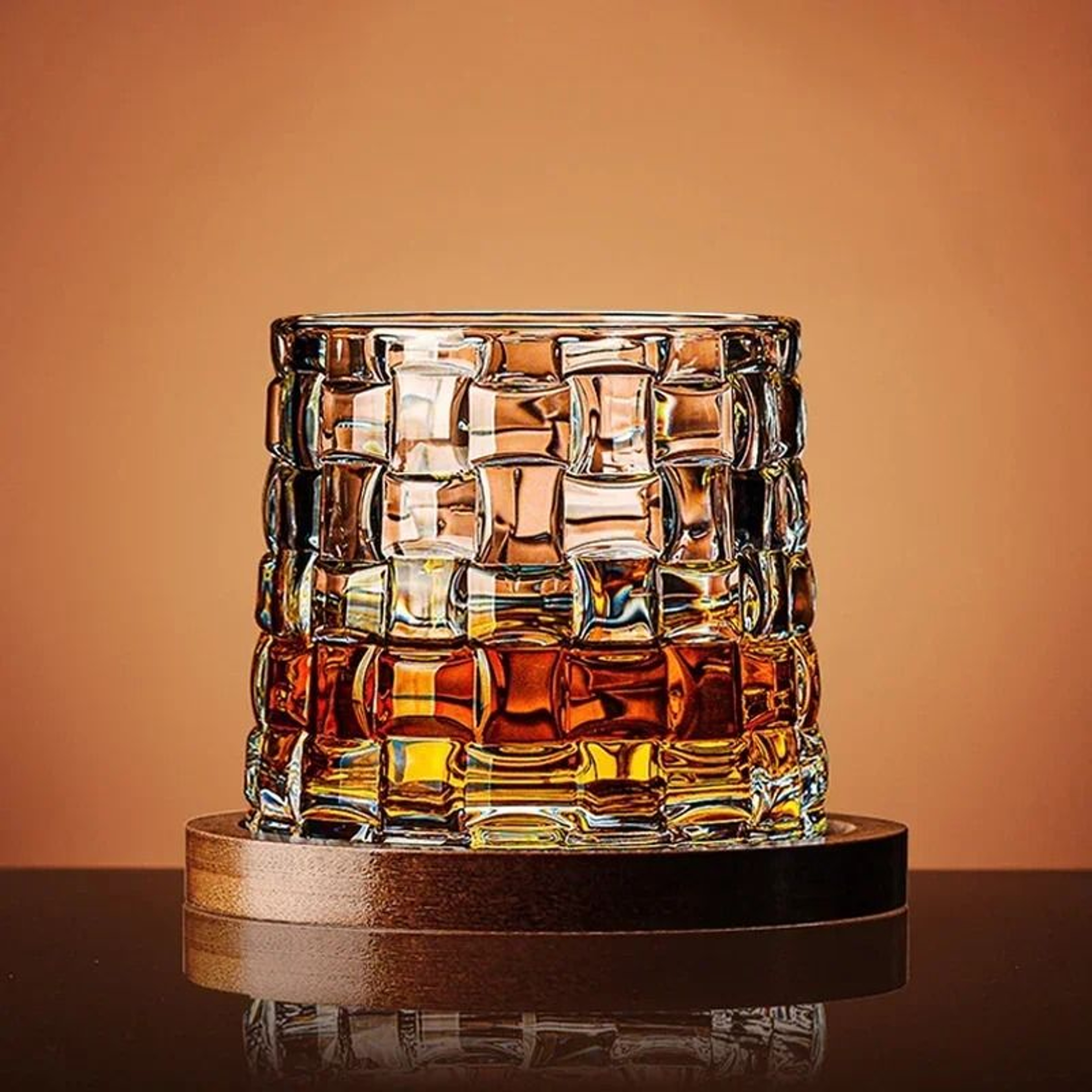 Rotating Crystal Whiskey Tumbler  HighPerformance Spinning Brandy Glass With Precision Base 0