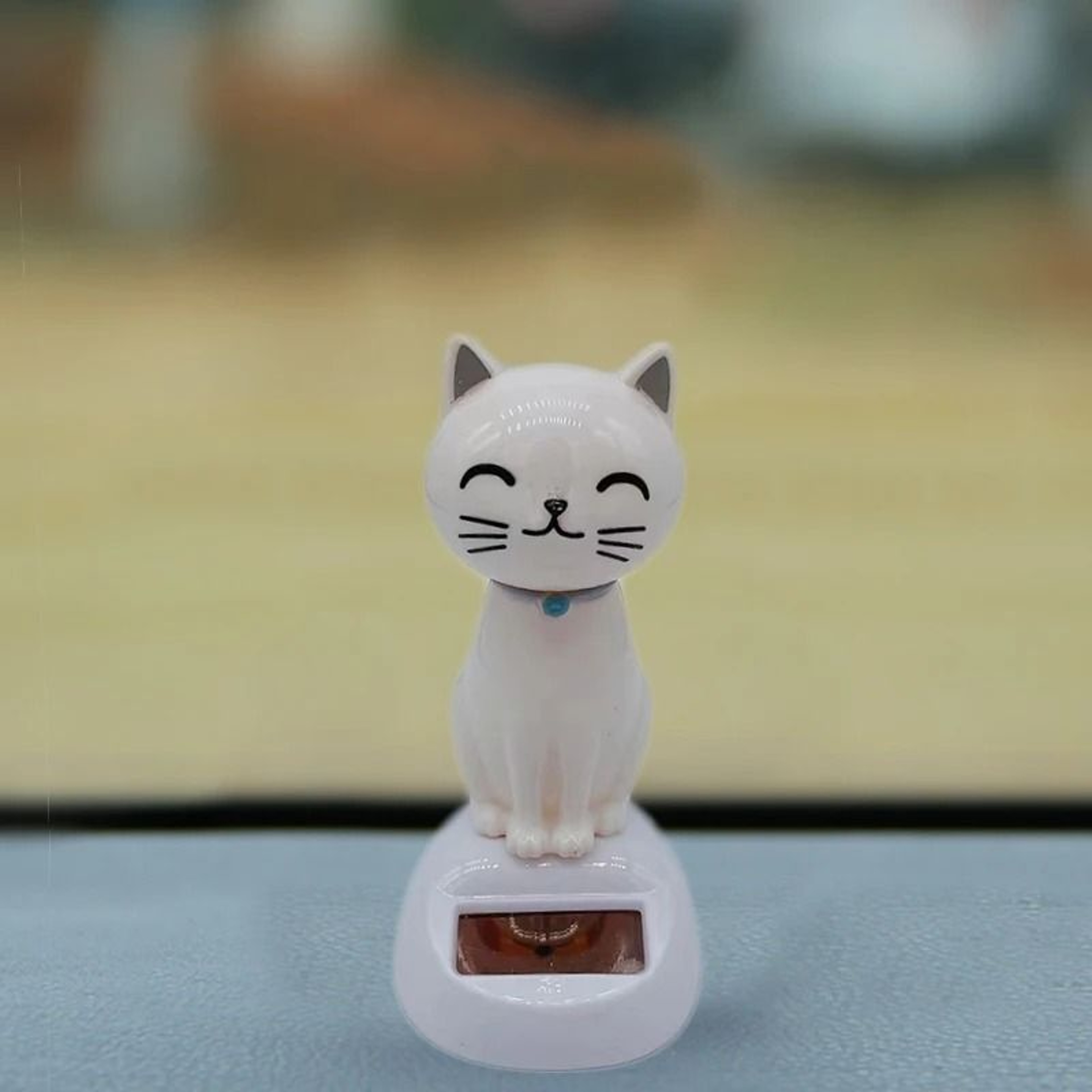 Solar Powered Shaking Head Cat  Creative Cartoon Interior Car Decoration  Automotive Gift 4