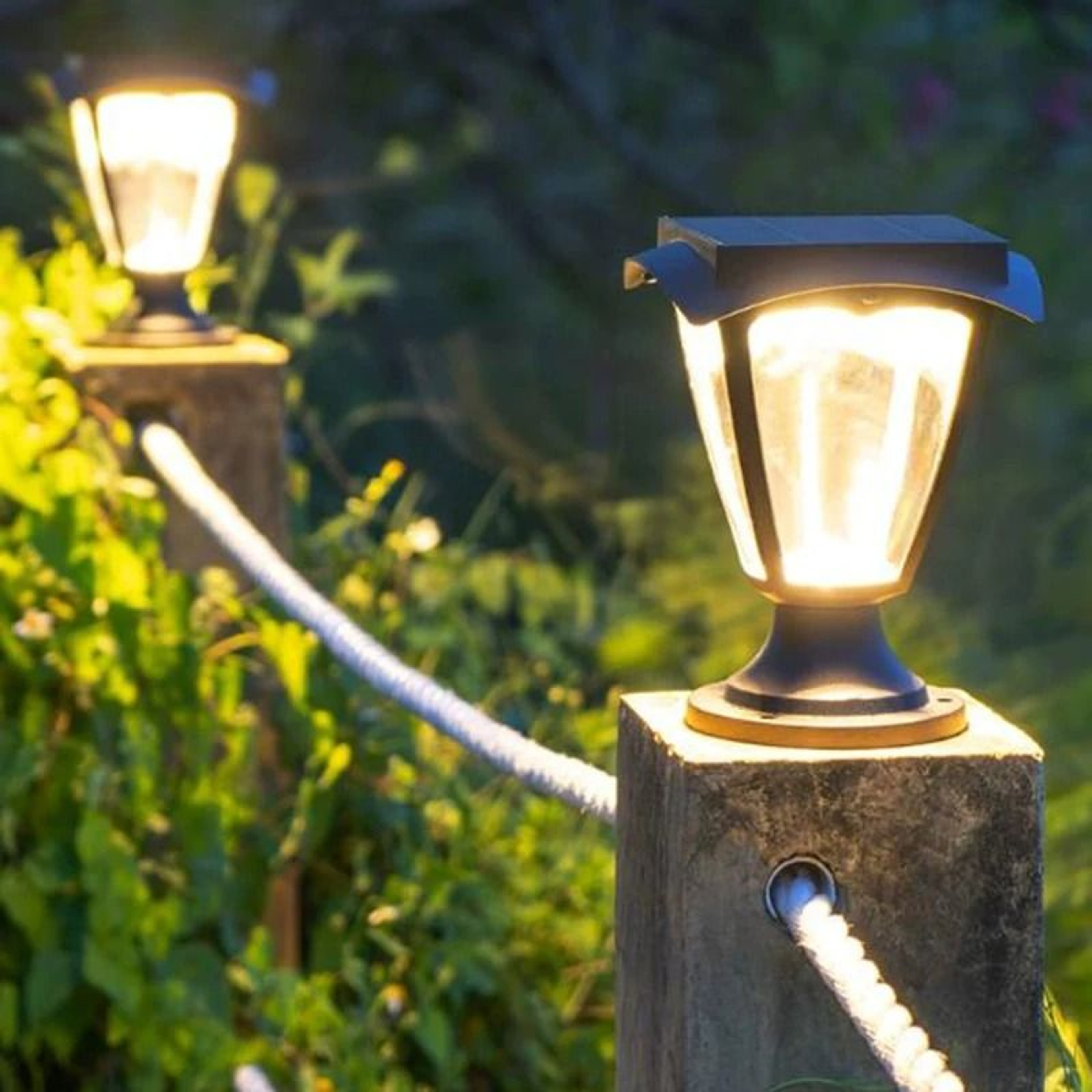 Solar Column Pillar Light  Waterproof Outdoor LED Deck Post Cap Lamp For Garden  Landscape Decor 2