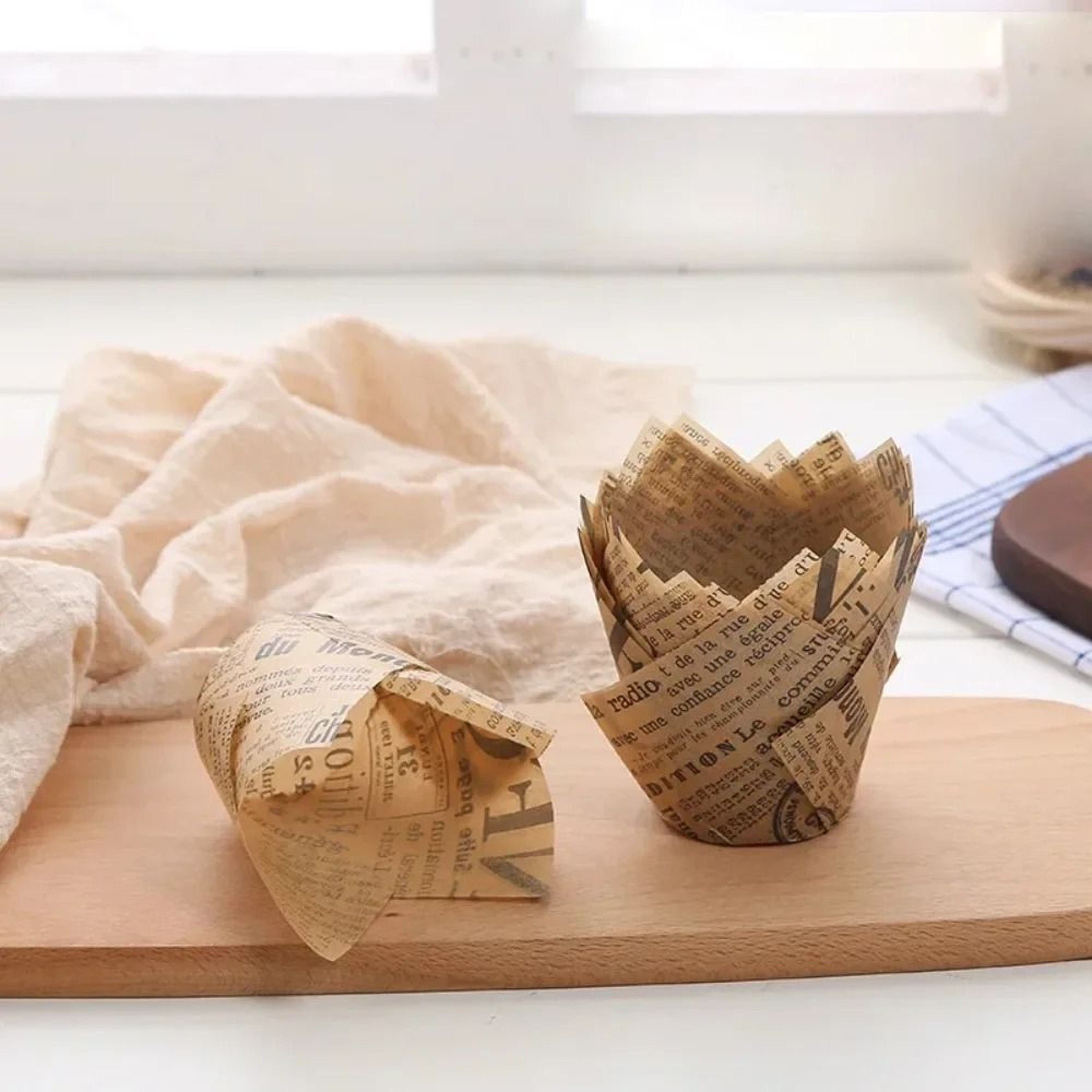 50pcs Newspaper Style Tulip Cupcake Liners And Baking Cups For Weddings And Parties 4