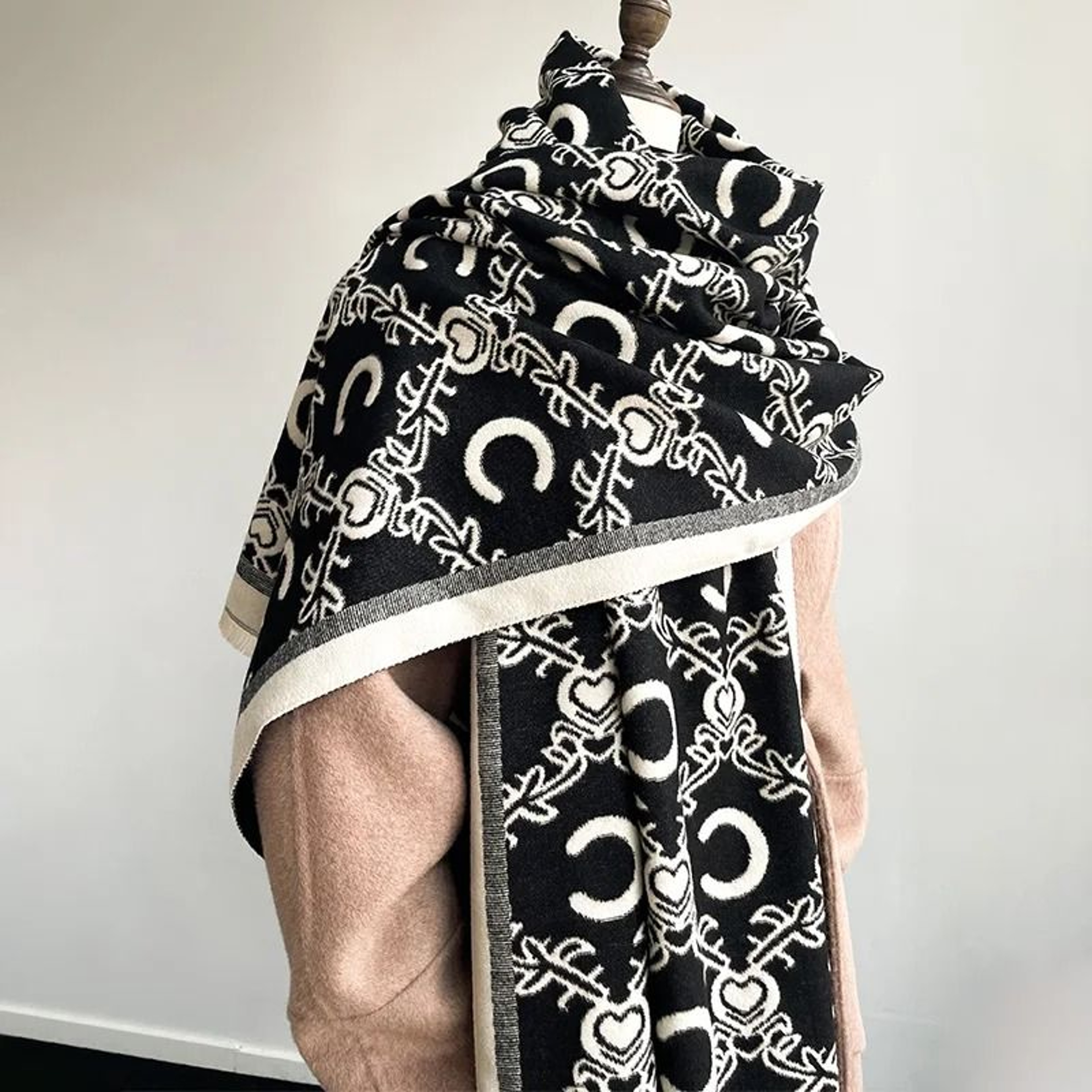 2024 Luxury Paisley Cashmere Shawl  Premium Winter Neckerchief  Thick Blanket Poncho System 4