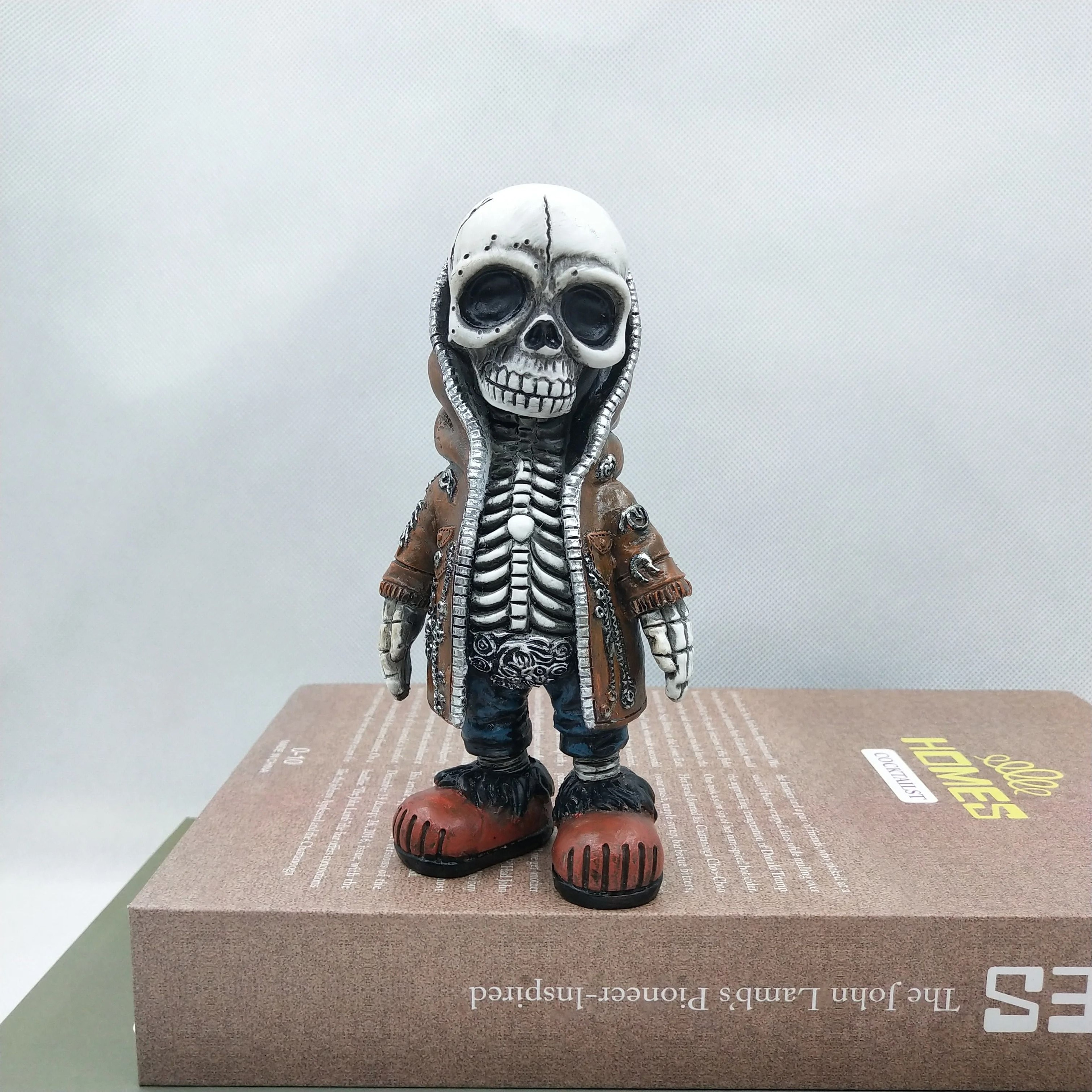 Cool Skeleton Streetwear Figurine  Urban Skull Statue Resin Miniature 7