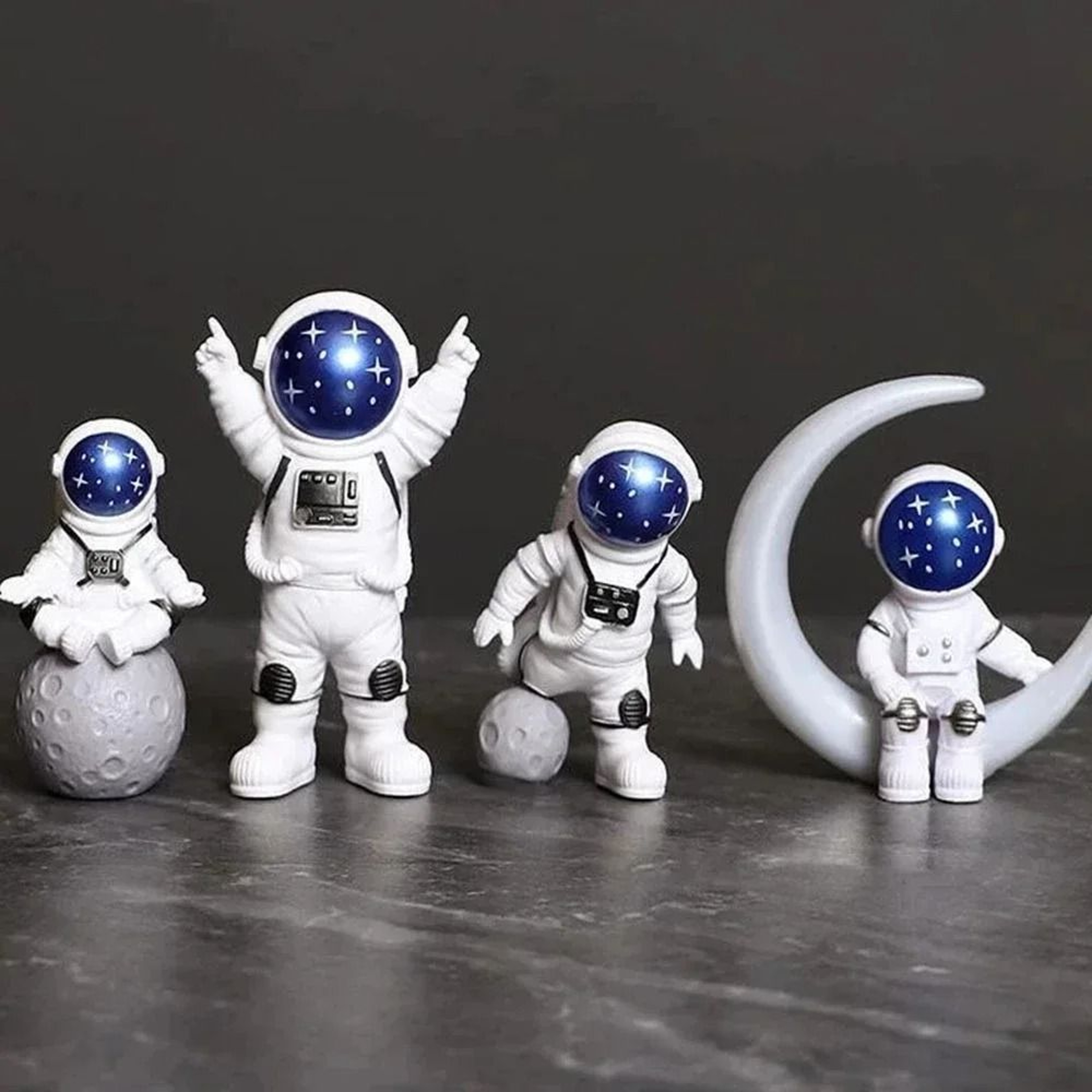 Astronaut Explorer Figurine Set  4Piece Miniature Spaceman Desktop Sculpture 0
