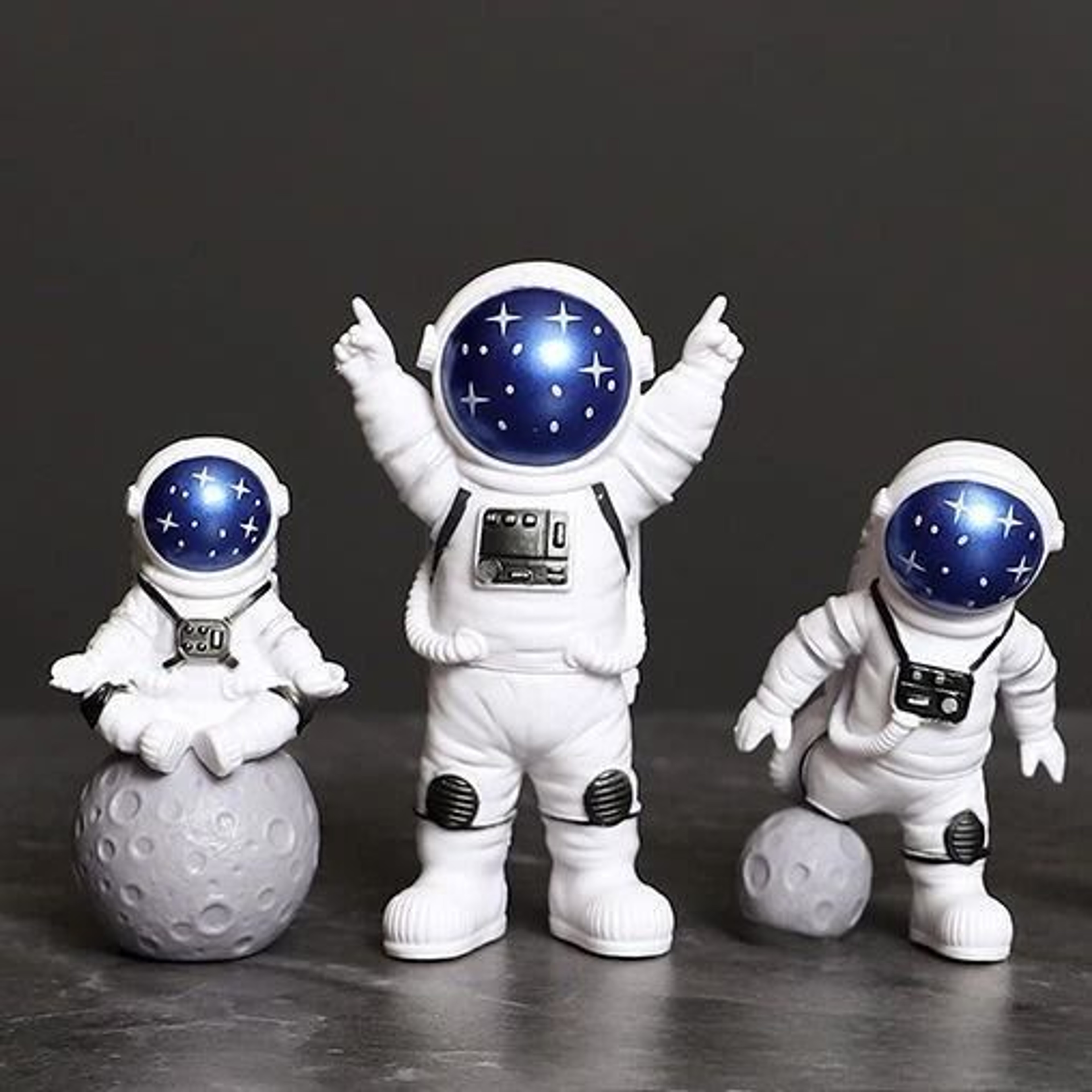 Astronaut Explorer Figurine Set  4Piece Miniature Spaceman Desktop Sculpture 10