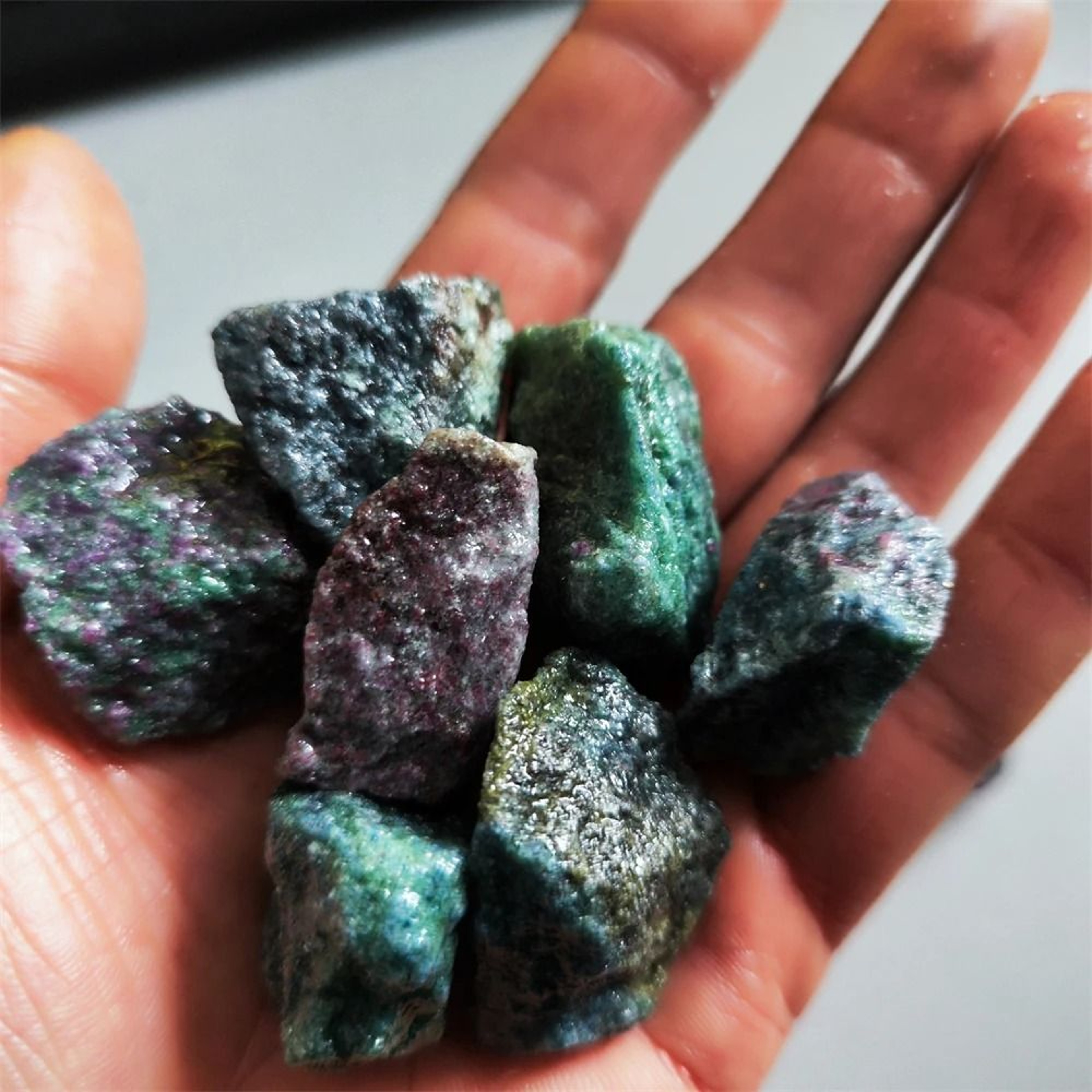 Natural Raw Emerald Sapphire  Ruby Specimens  UV Fluorescent Mineral Gemstones 0
