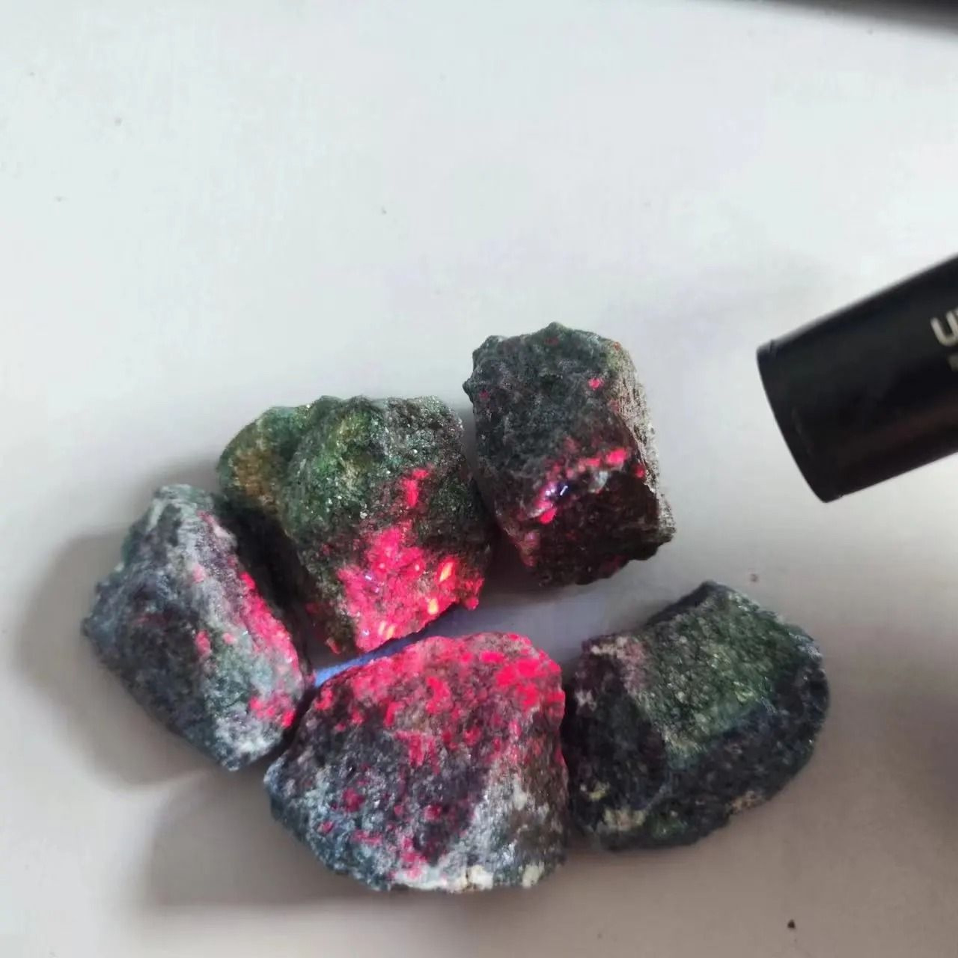 Natural Raw Emerald Sapphire  Ruby Specimens  UV Fluorescent Mineral Gemstones 1