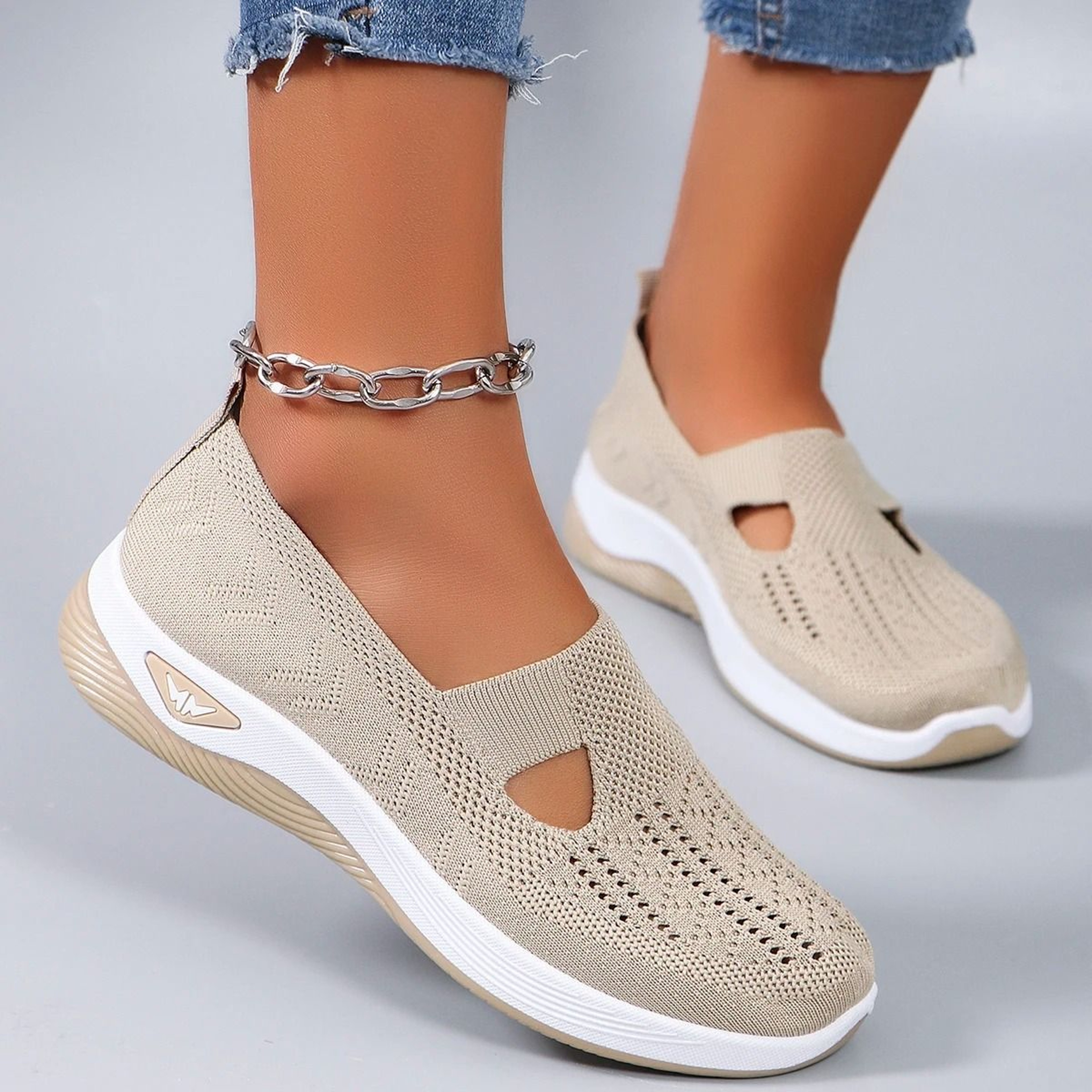 AeroBreeze Breathable Lightweight Sports Shoes  Fashionable NonSlip Performance Footwear 0