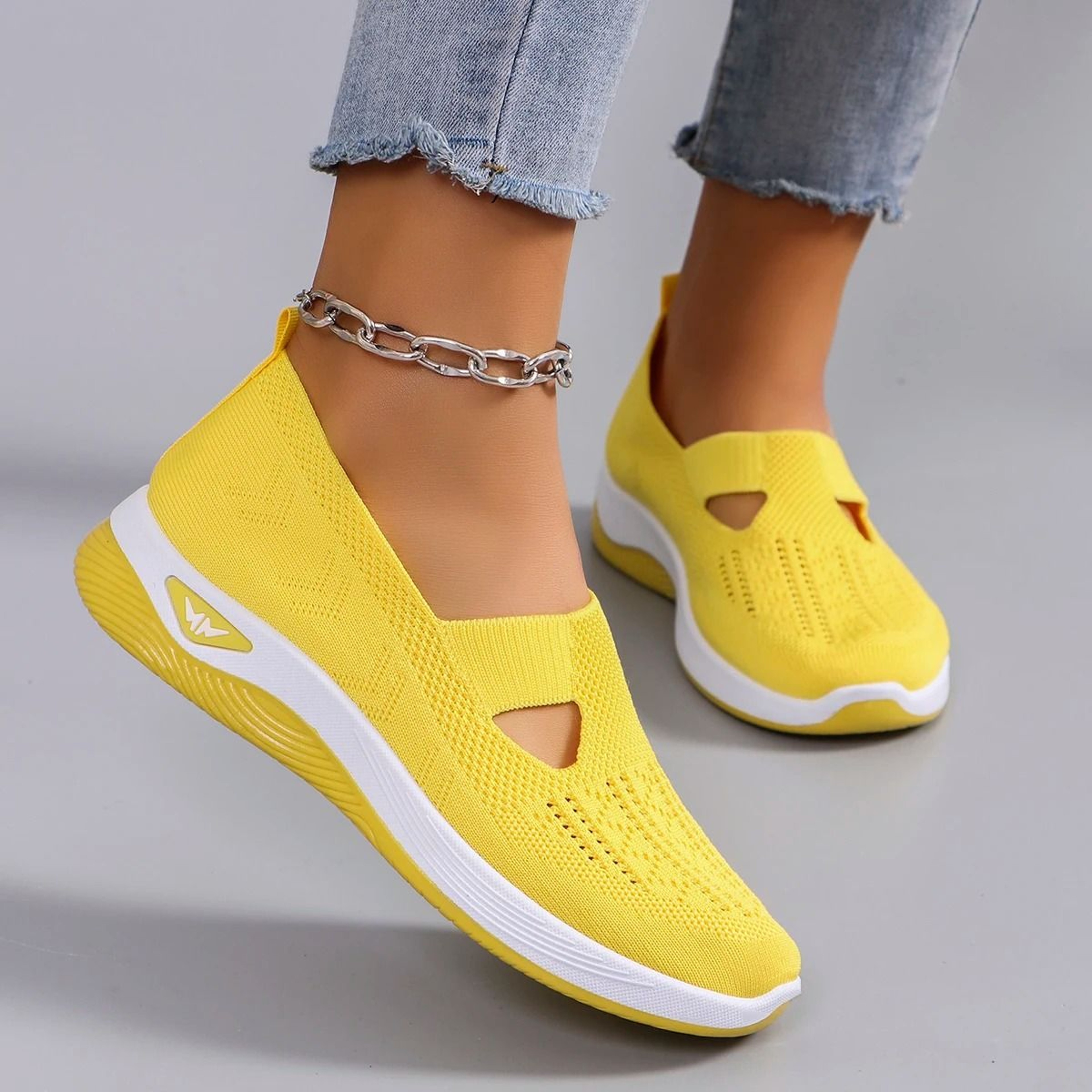 AeroBreeze Breathable Lightweight Sports Shoes  Fashionable NonSlip Performance Footwear 3