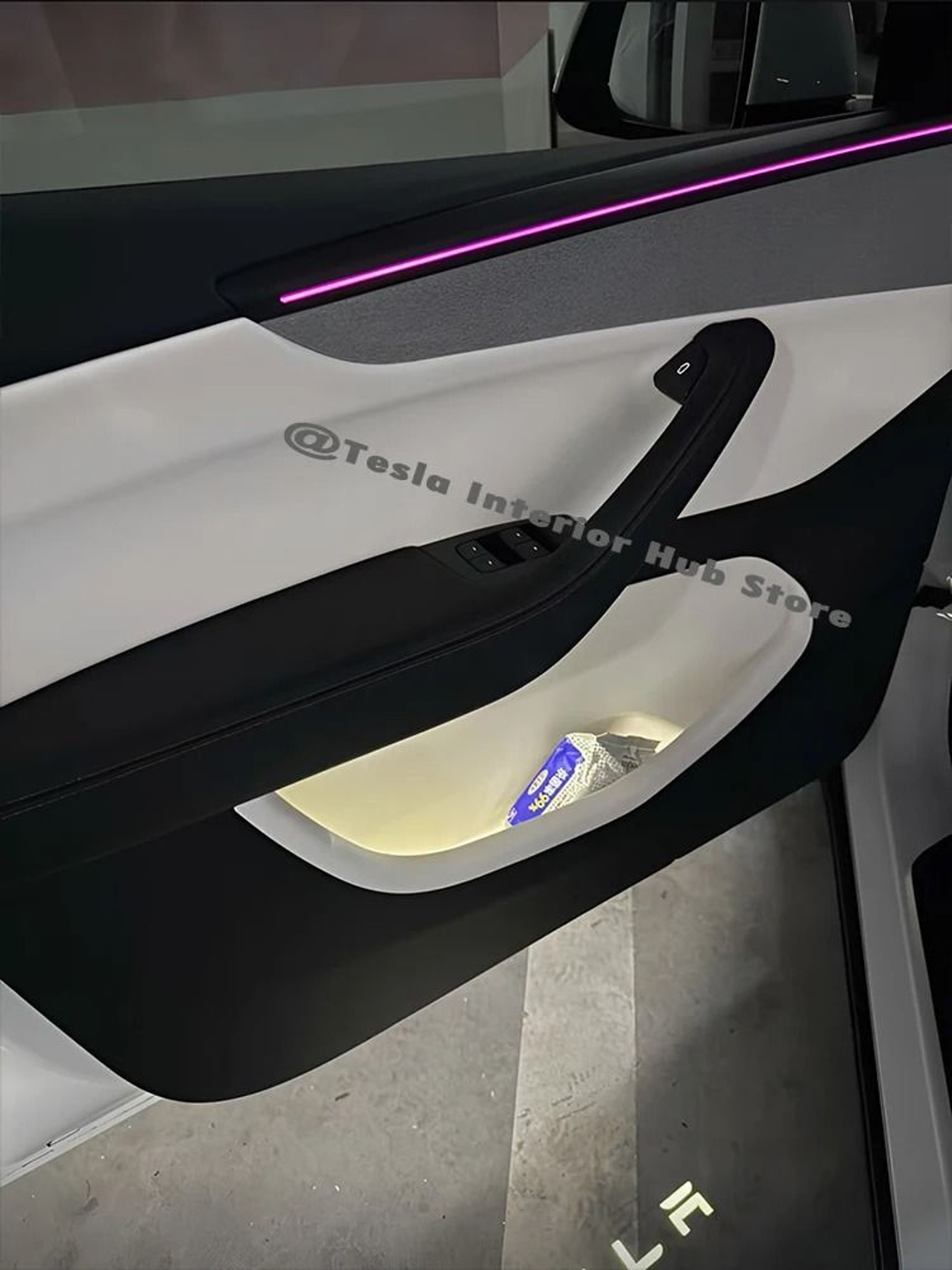 Tesla Model Y3 White Interior Door Pocket Stabilization Interface 4