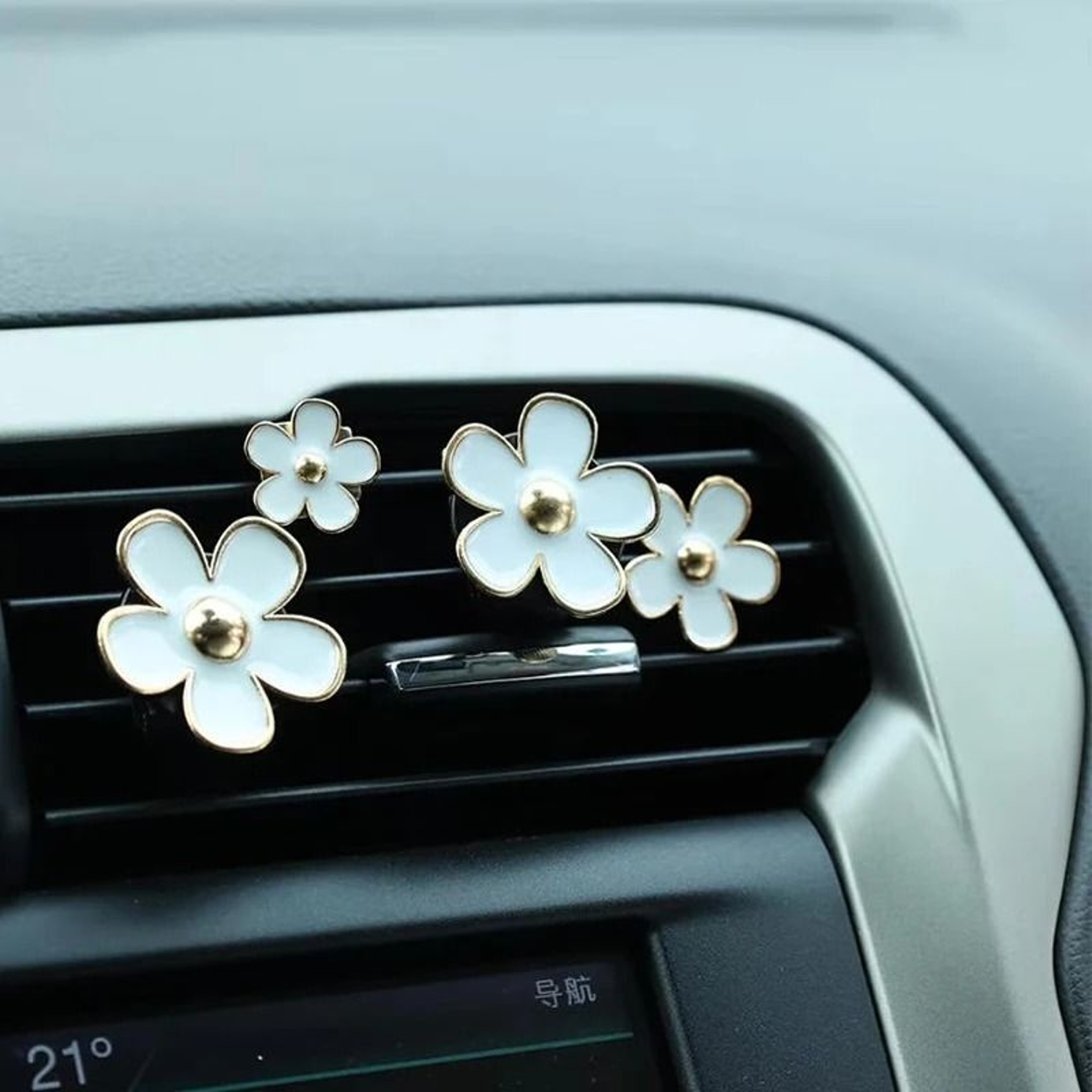 Creative Cute Girly Car Air Vent Aroma Diffuser And Interior Decoration Set 3