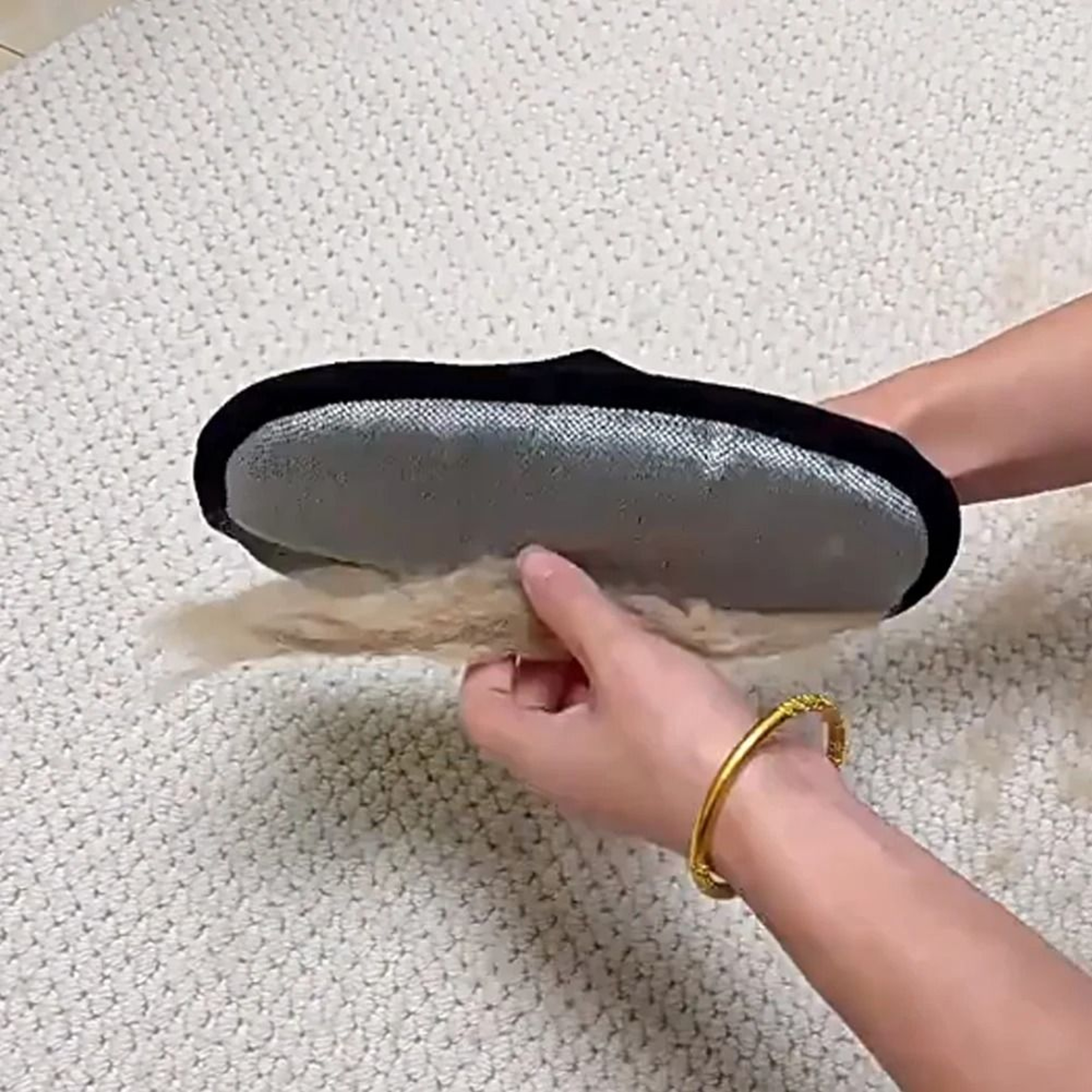 Precision Hair Removal  Massage Glove 4