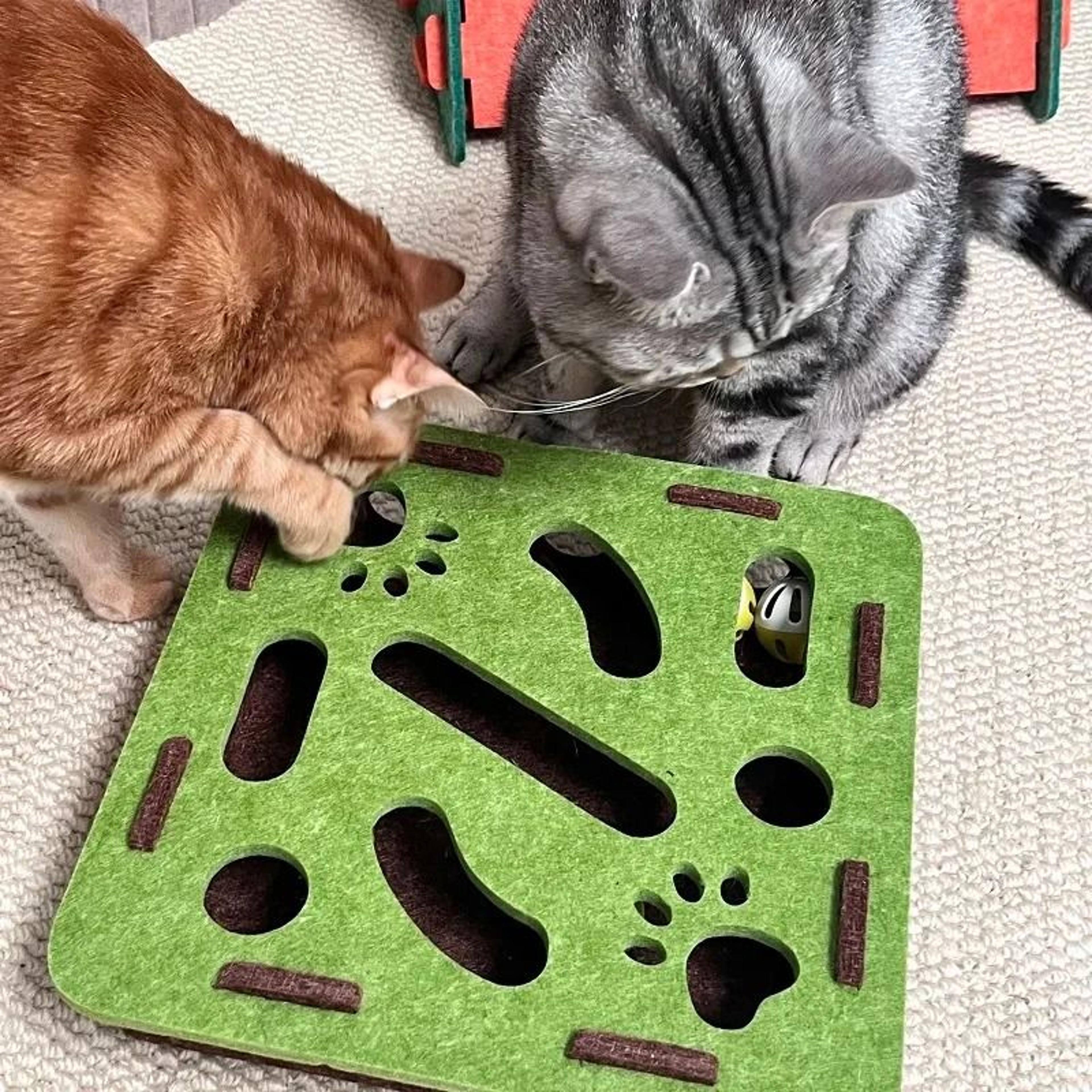 Vertical Sisal Scratching Post With Interactive Toy 1