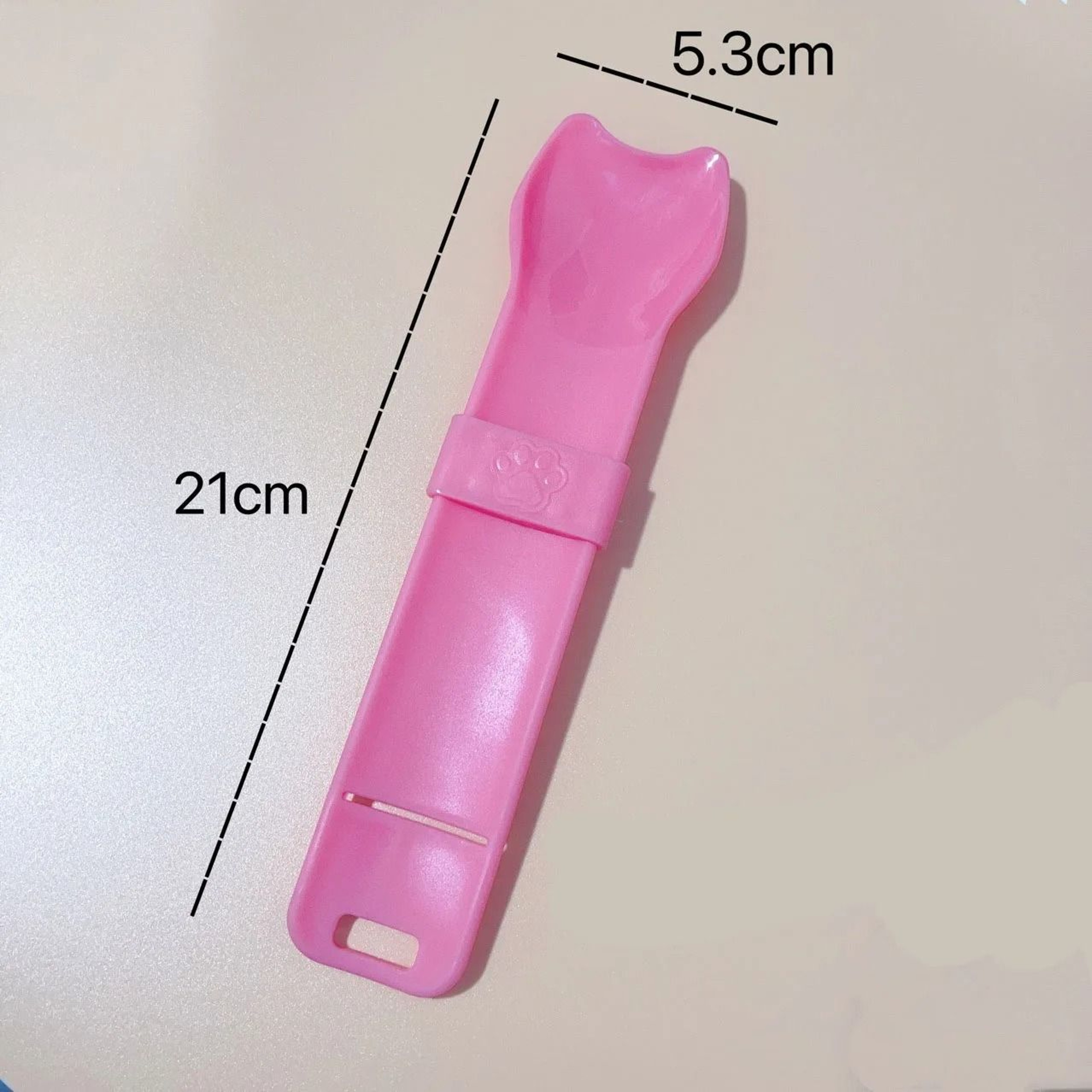 SqueezeEase Liquid Cat Treat Dispenser Spoon 1