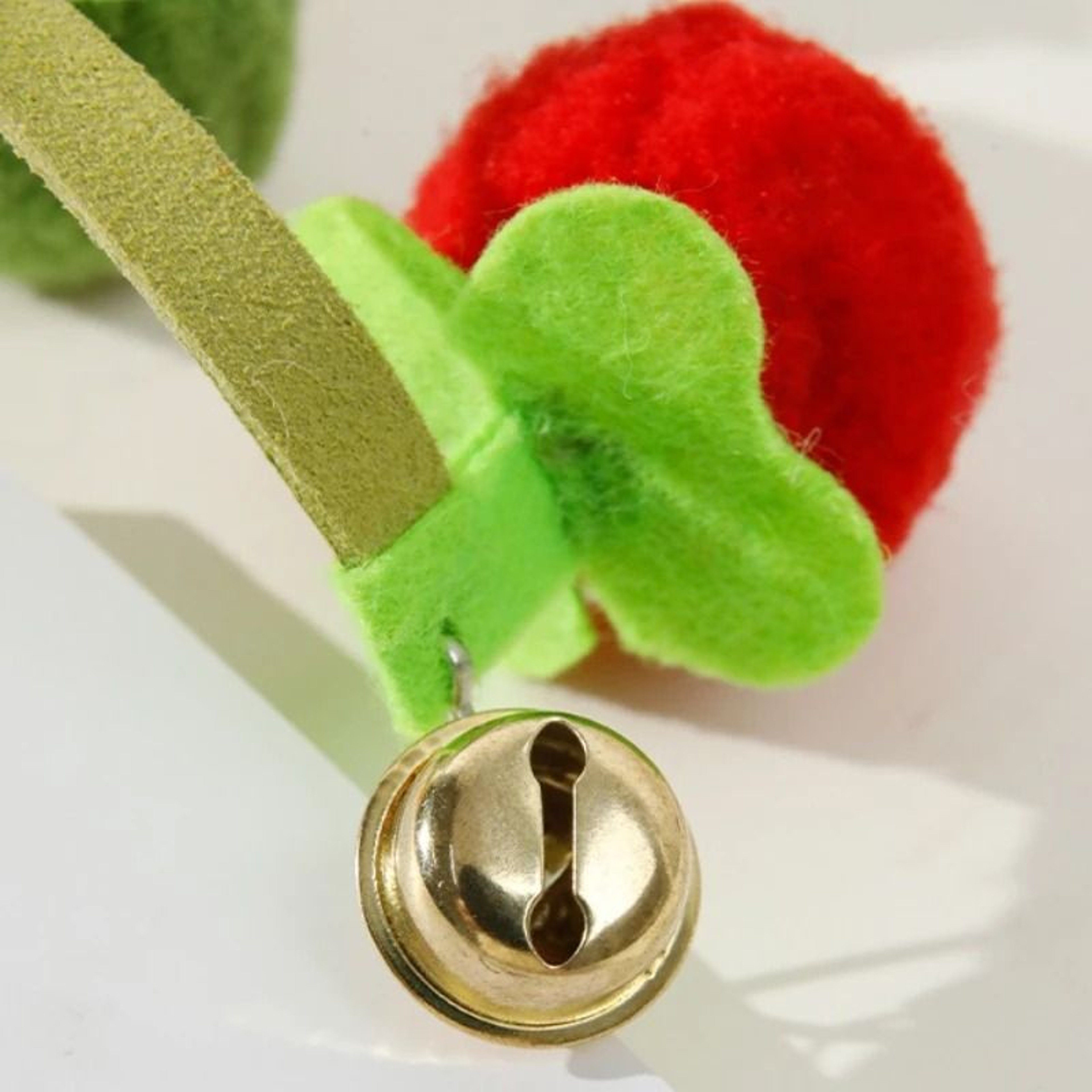 Hanging Felt Fruit String Interactive Cat Teaser Toy With Bell 4