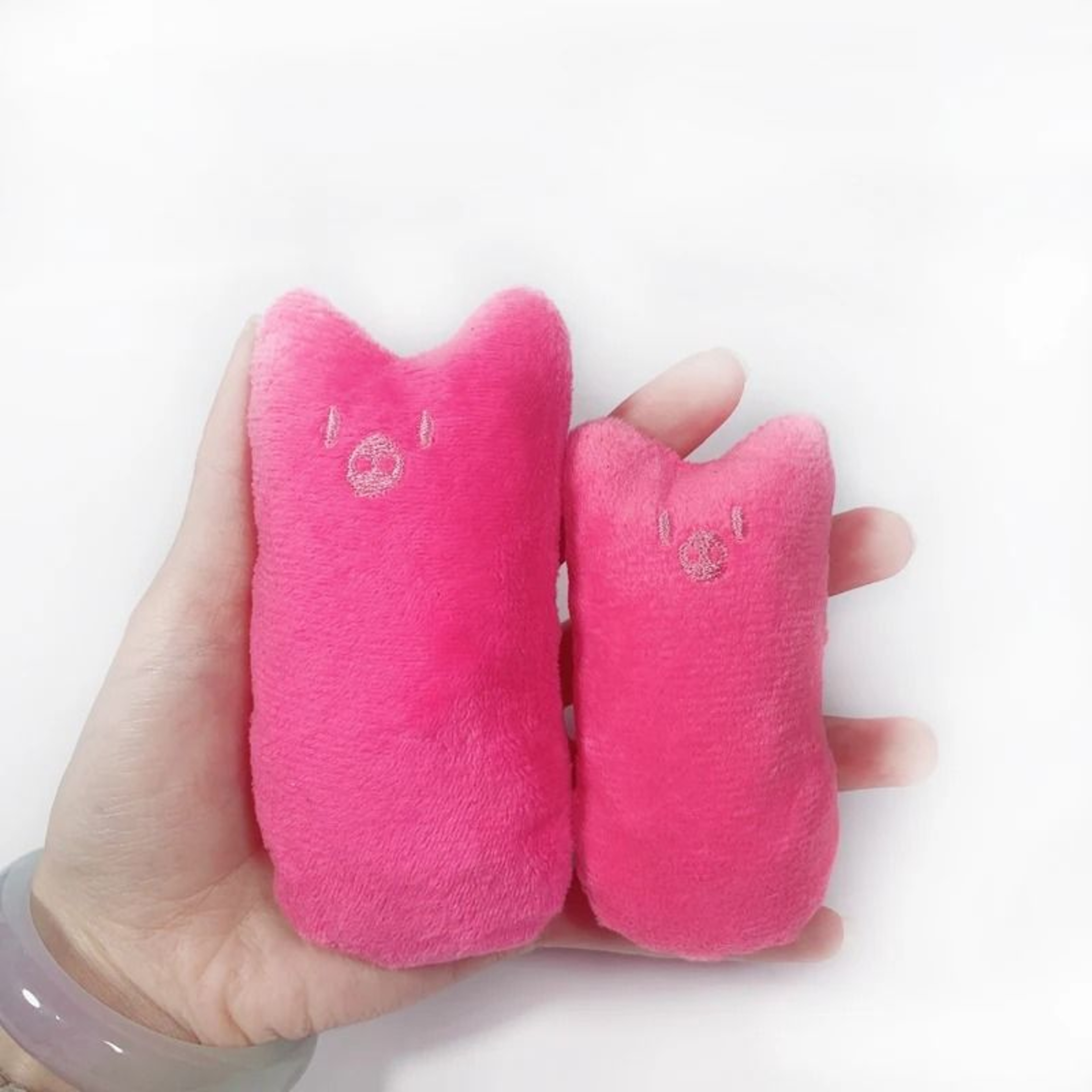 Interactive Plush Catnip Thumb Toy With Vocal Sound Element 4