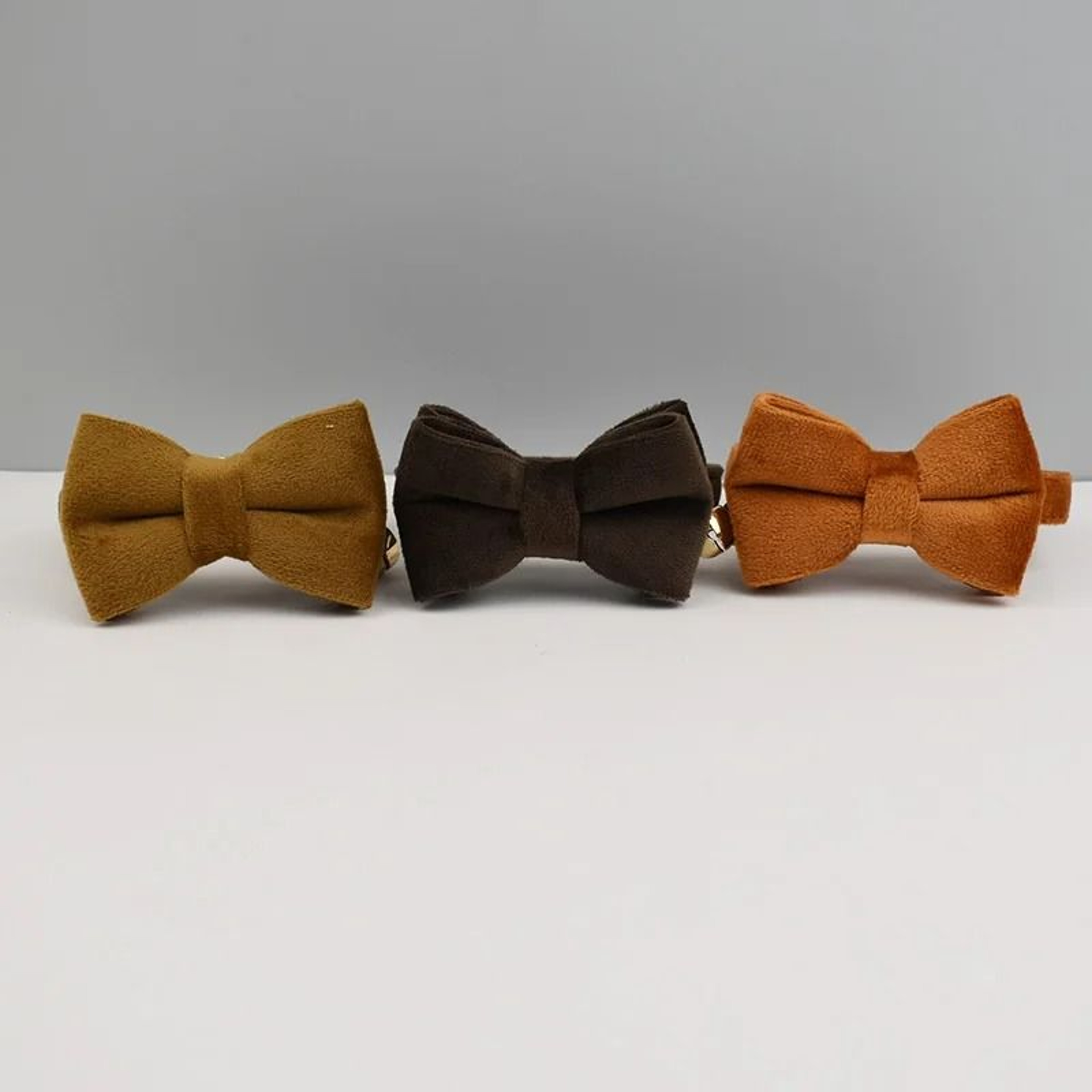 Luxury Personalized Velvet Cat Collar With Custom Name Plate Bell And Detachable Bow Tie 5