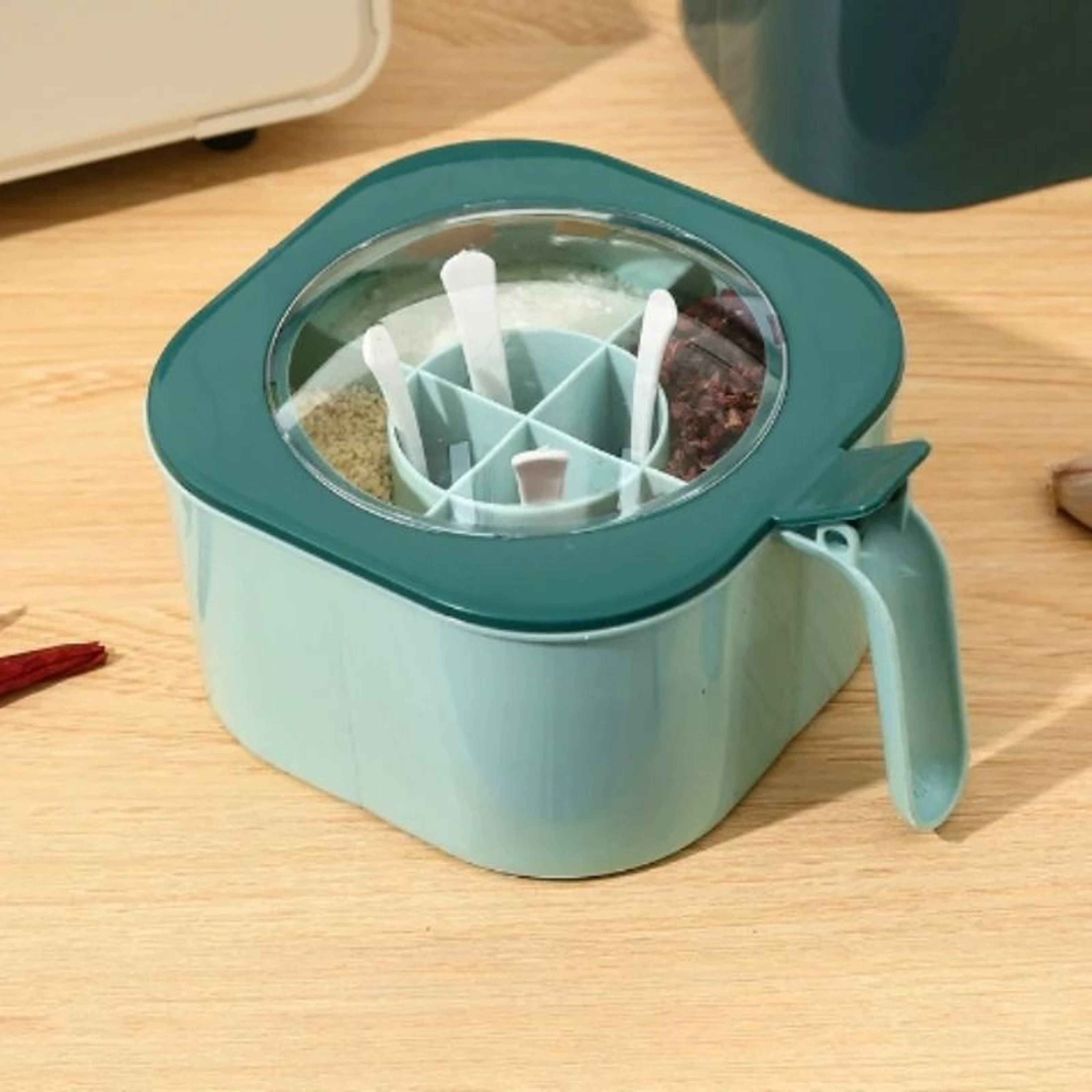 FourCompartment Integrated Kitchen Seasoning Box  MultiFunctional Spice Jar With Lid And Spoons 7
