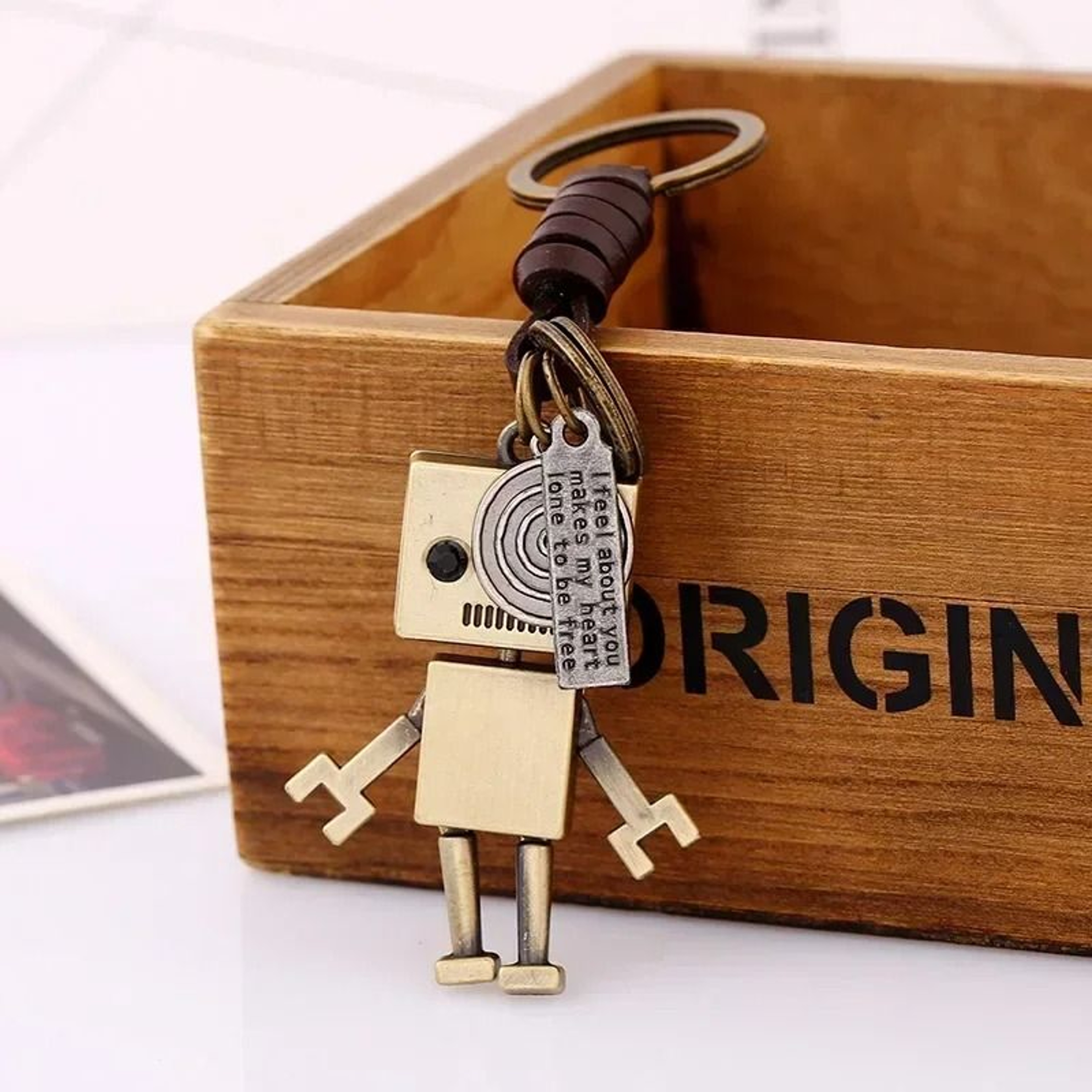1Pc Cute Alloy Robot Keychain  Creative Keyring For Men Kids  Adults 0