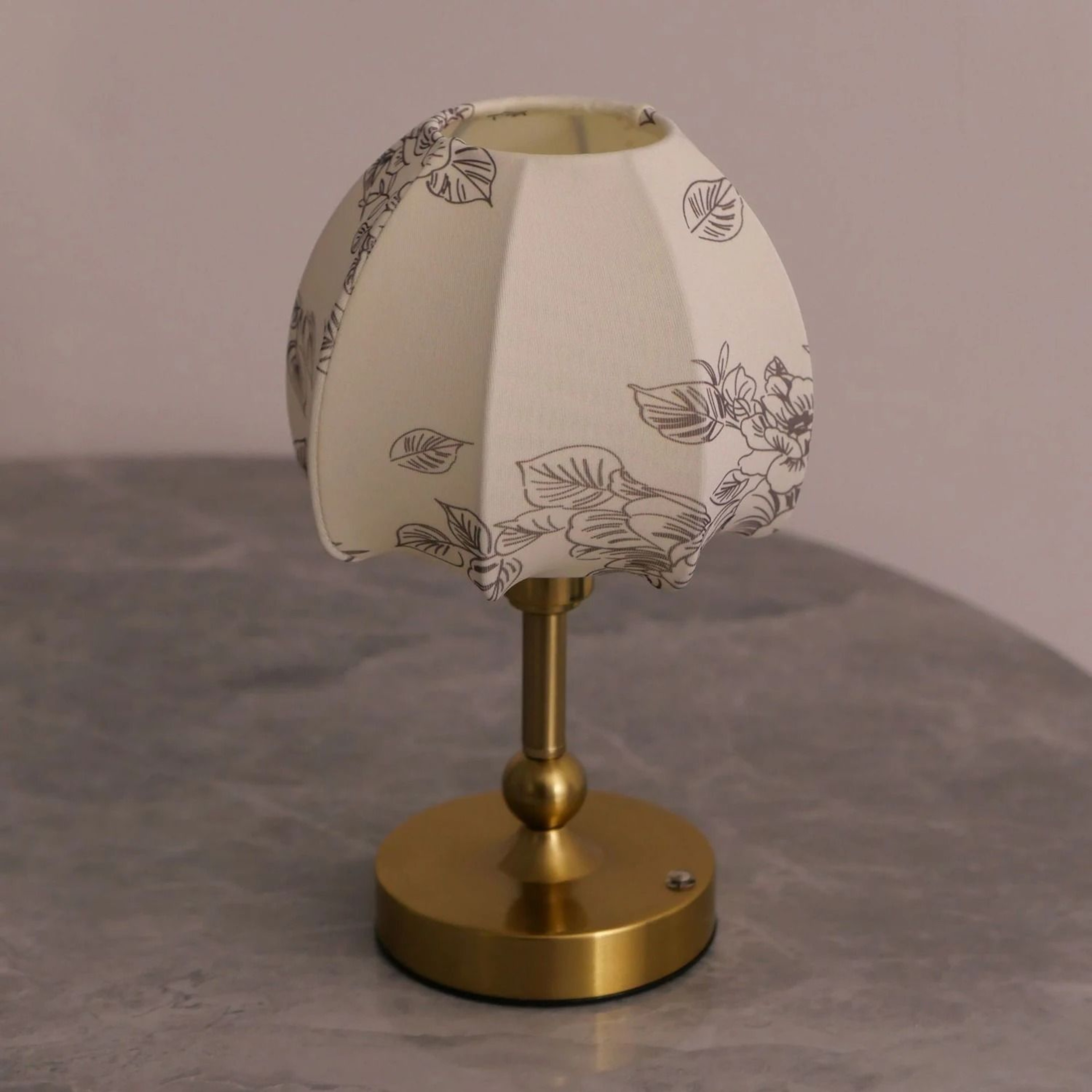 LED Touch Sensor Wireless Table Lamp USB Rechargeable Reading Light For Restaurant Hotel Bedroom 4