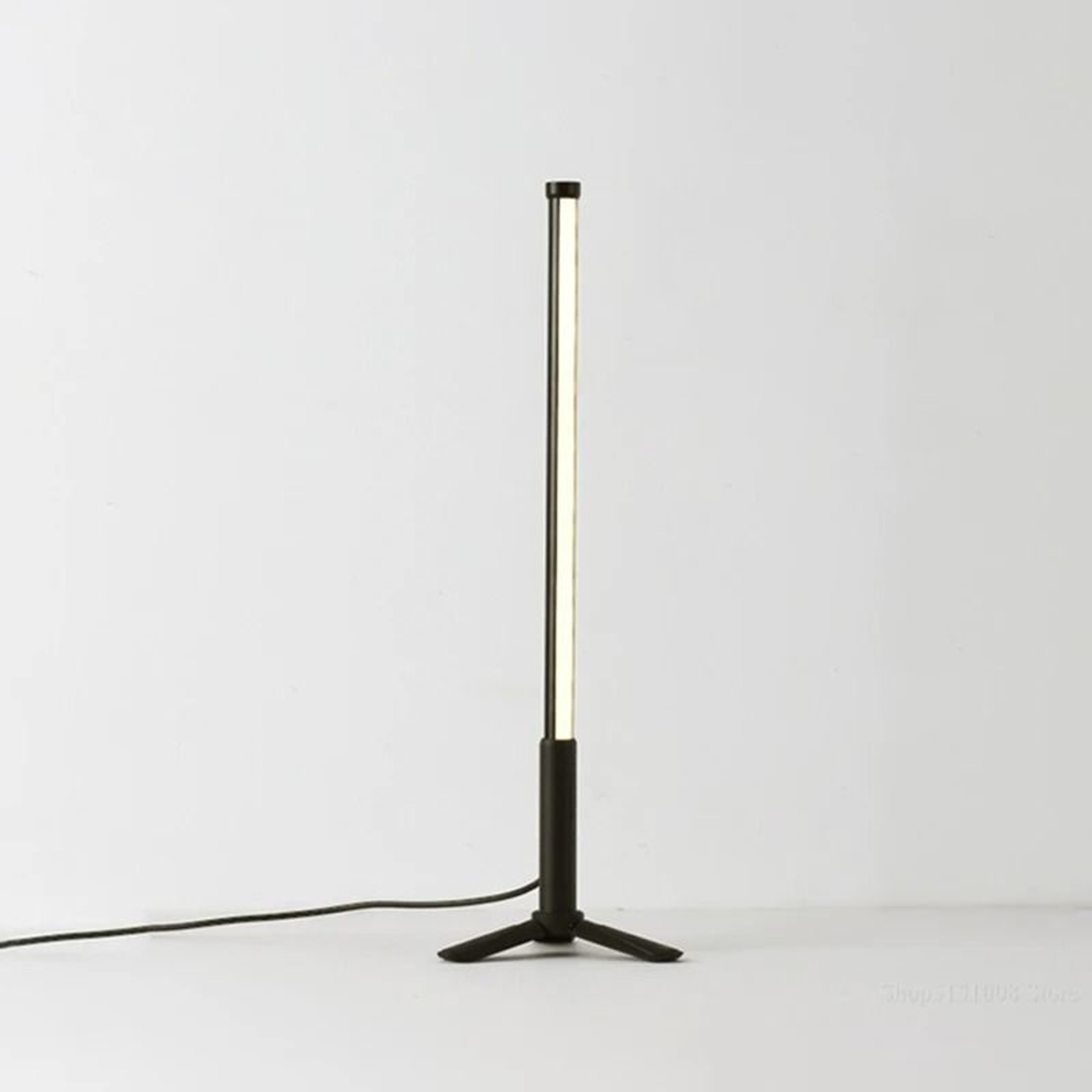 Minimalist Modern LED Table Lamp Bedside Desk Light Simple Nightstand Lighting For Hotel Homestay H 6
