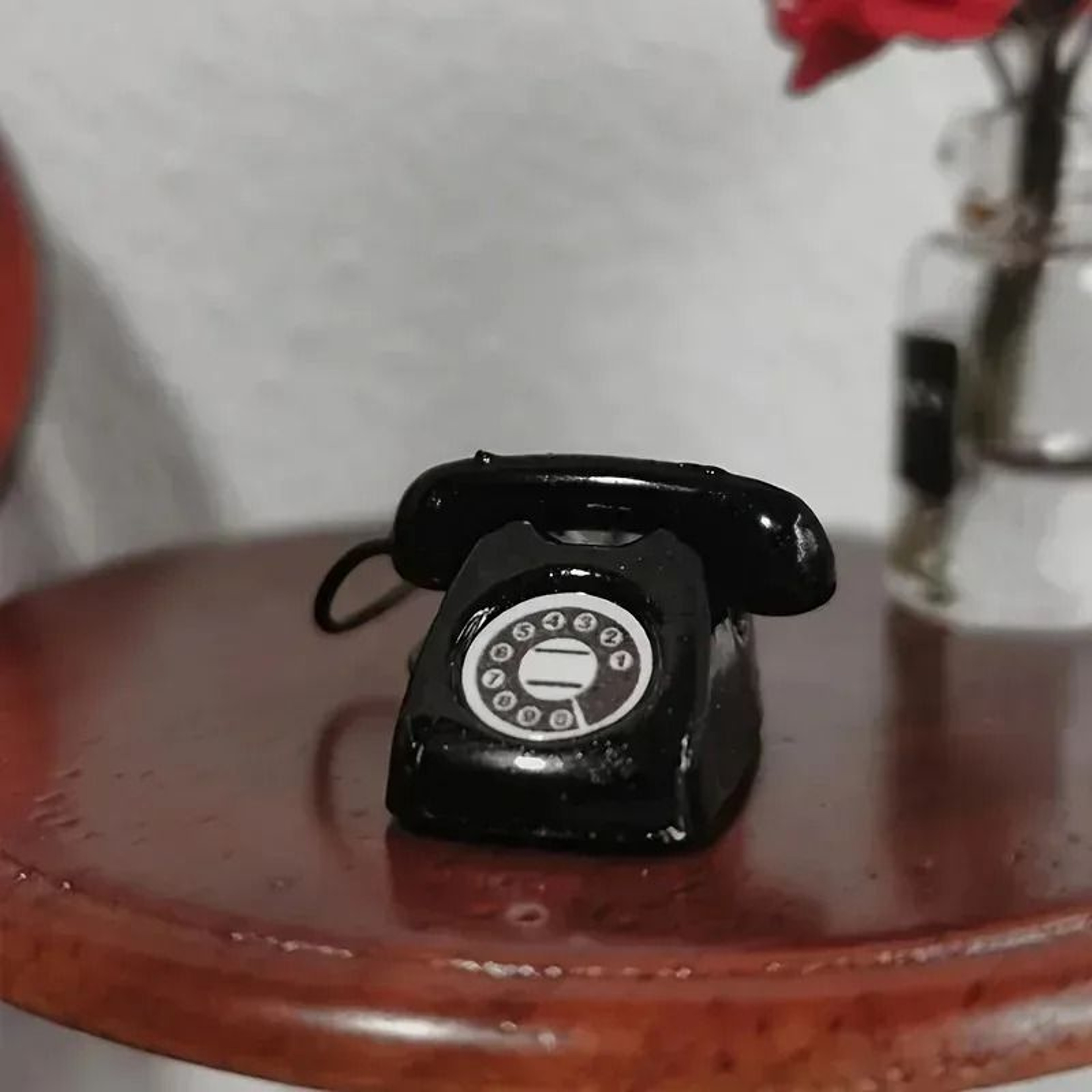Miniature Alloy Retro Rotary Telephone Model 1 12 Scale Dollhouse Furniture Accessory Decor 7