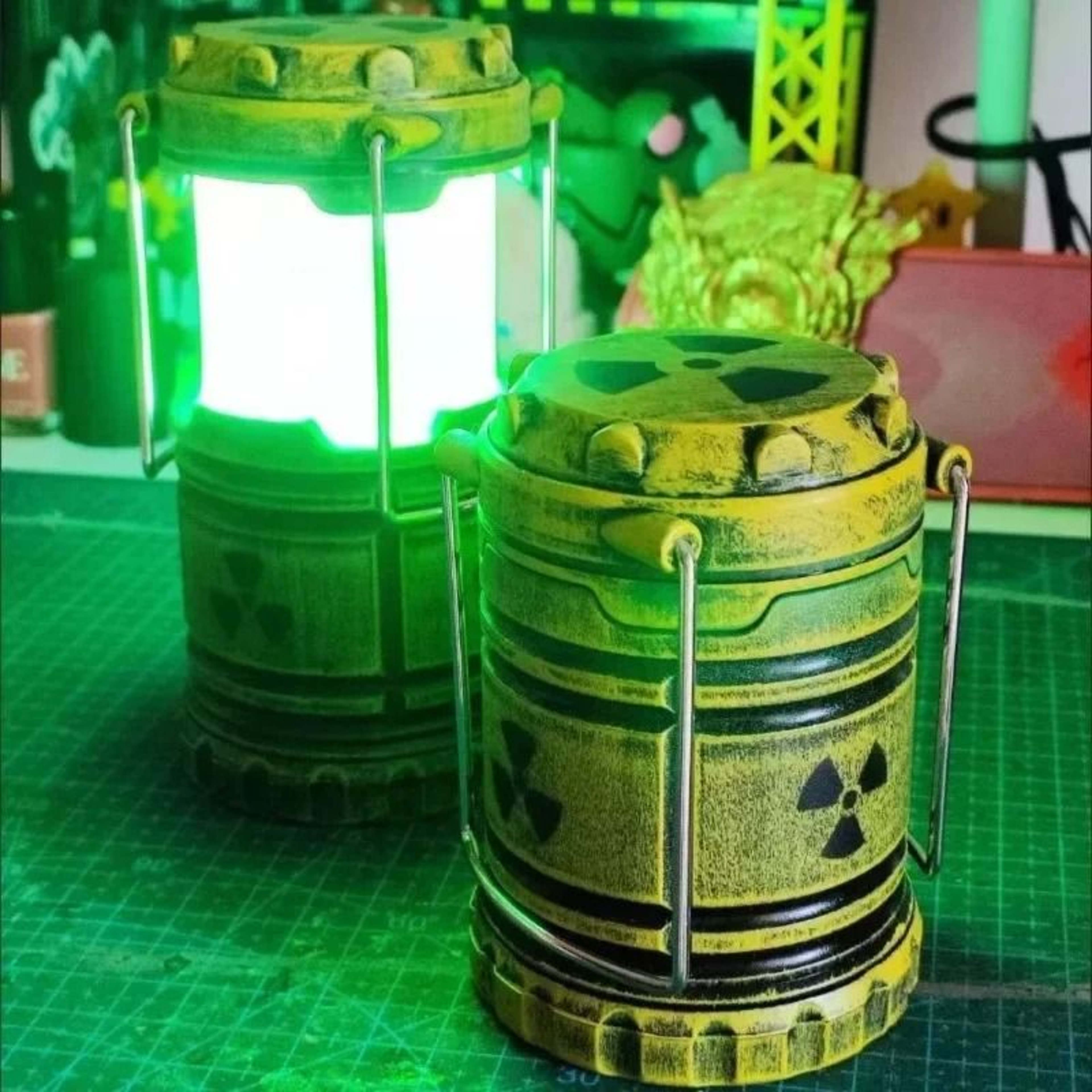 Mini Handheld Nuclear Reactor Lantern Toy Simulated PushIlluminator Doomsday Gift 5