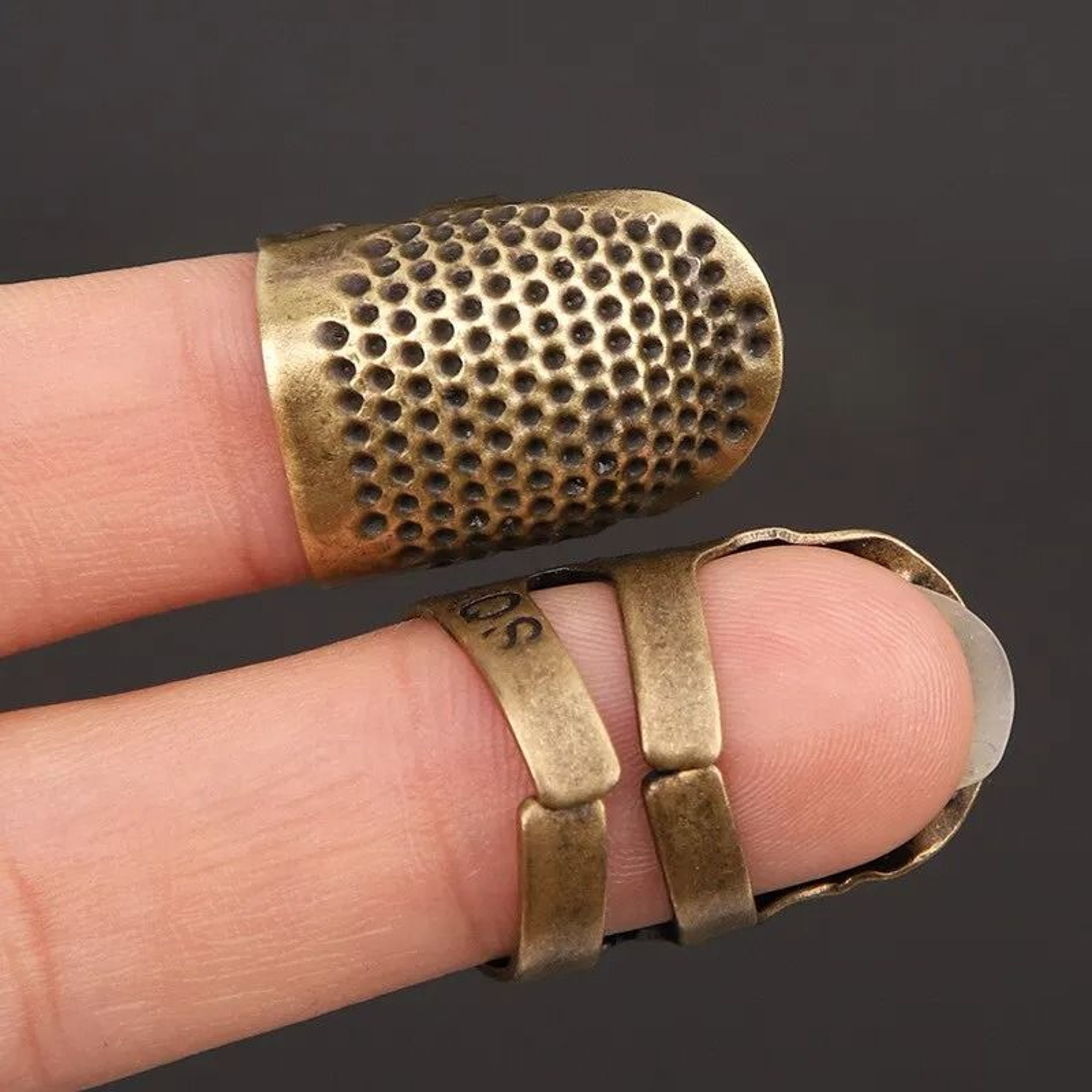 Retro Copper Sewing Thimble Finger Protector Shield Anti Slip Ring Tool 1