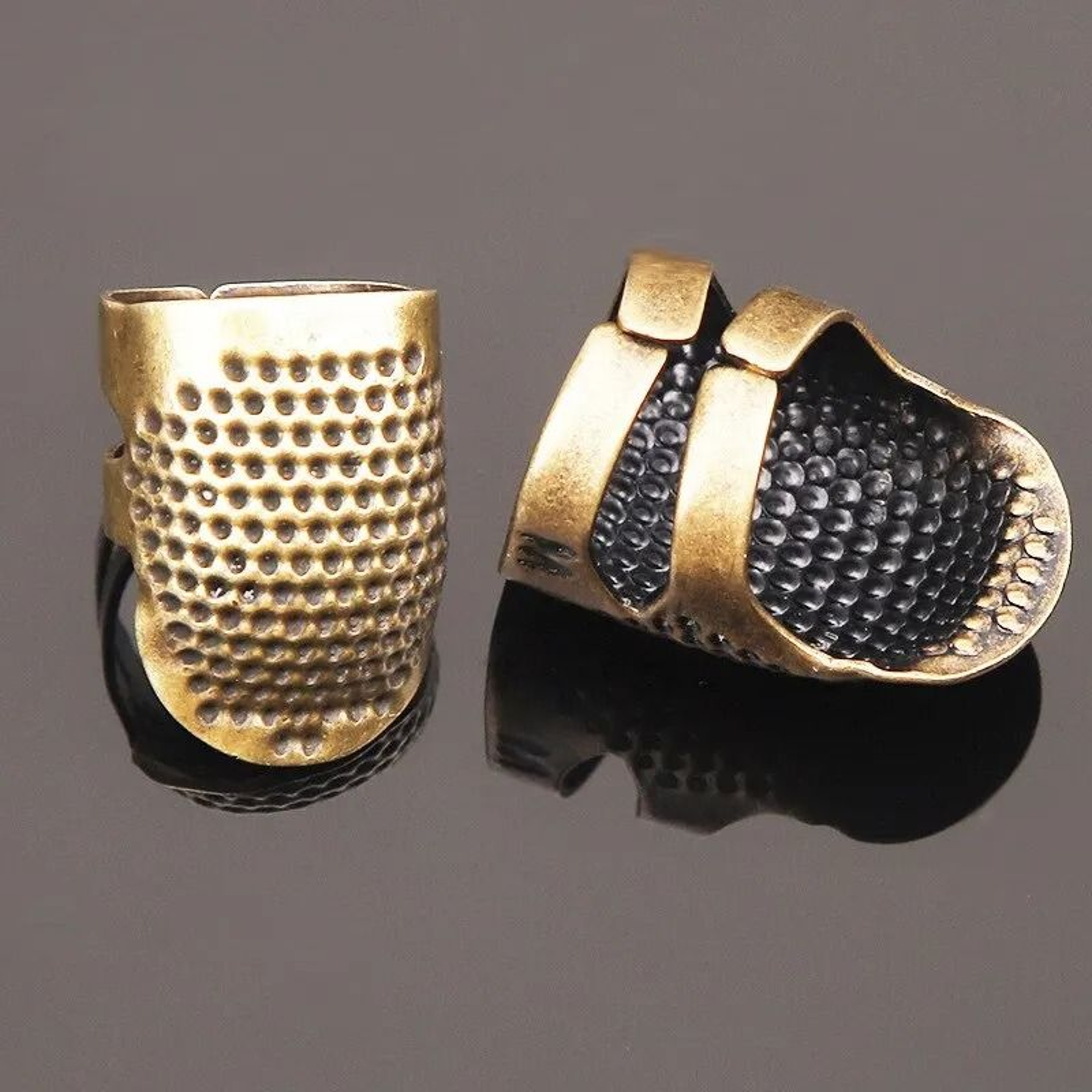 Retro Copper Sewing Thimble Finger Protector Shield Anti Slip Ring Tool 2