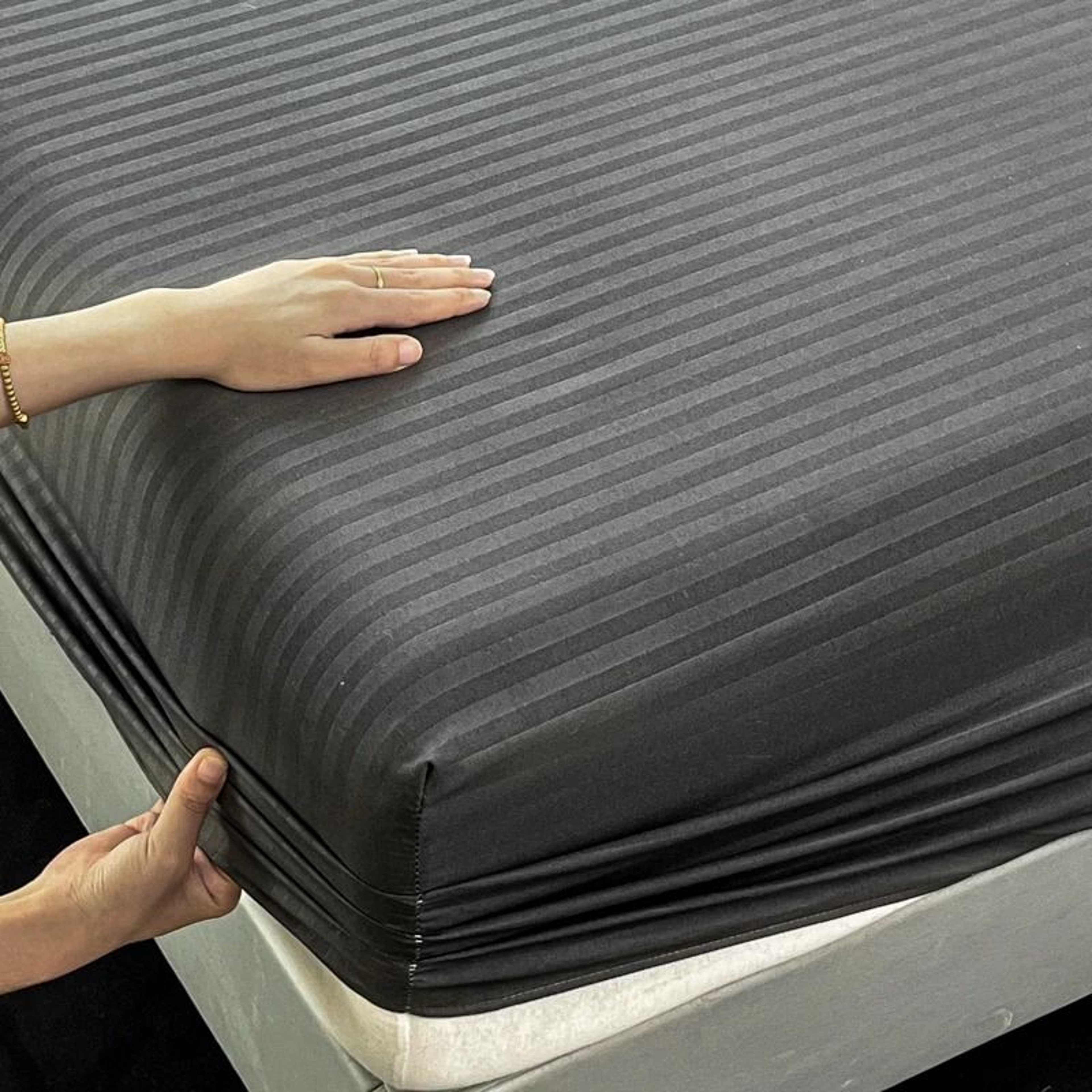 Solid Color Soft Microfiber Fitted Bed Sheet NonSlip Mattress Cover 3