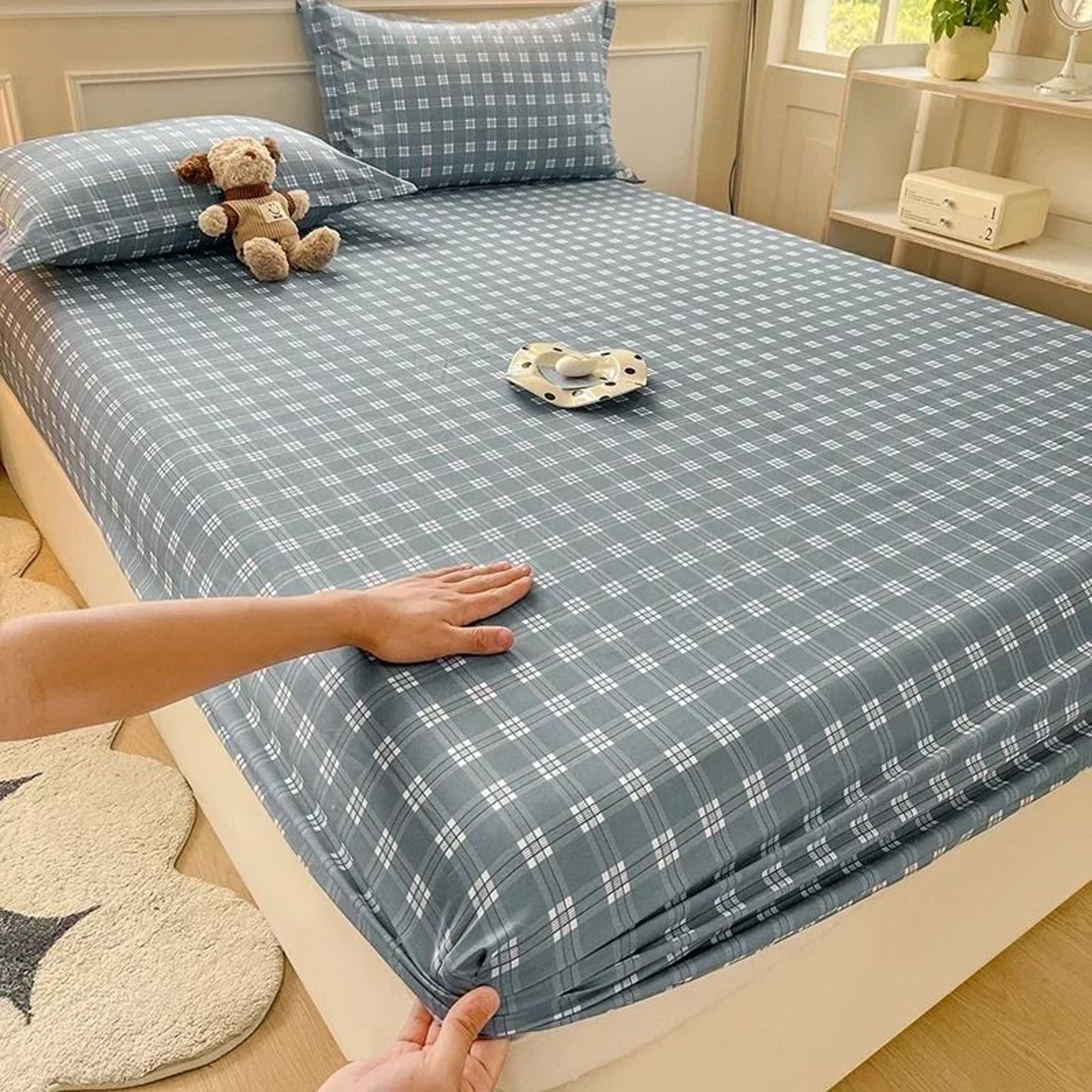 Adjustable NonSlip Fitted Sheet With Elastic Bands Breathable Mattress Cover For Double Queen  King 10