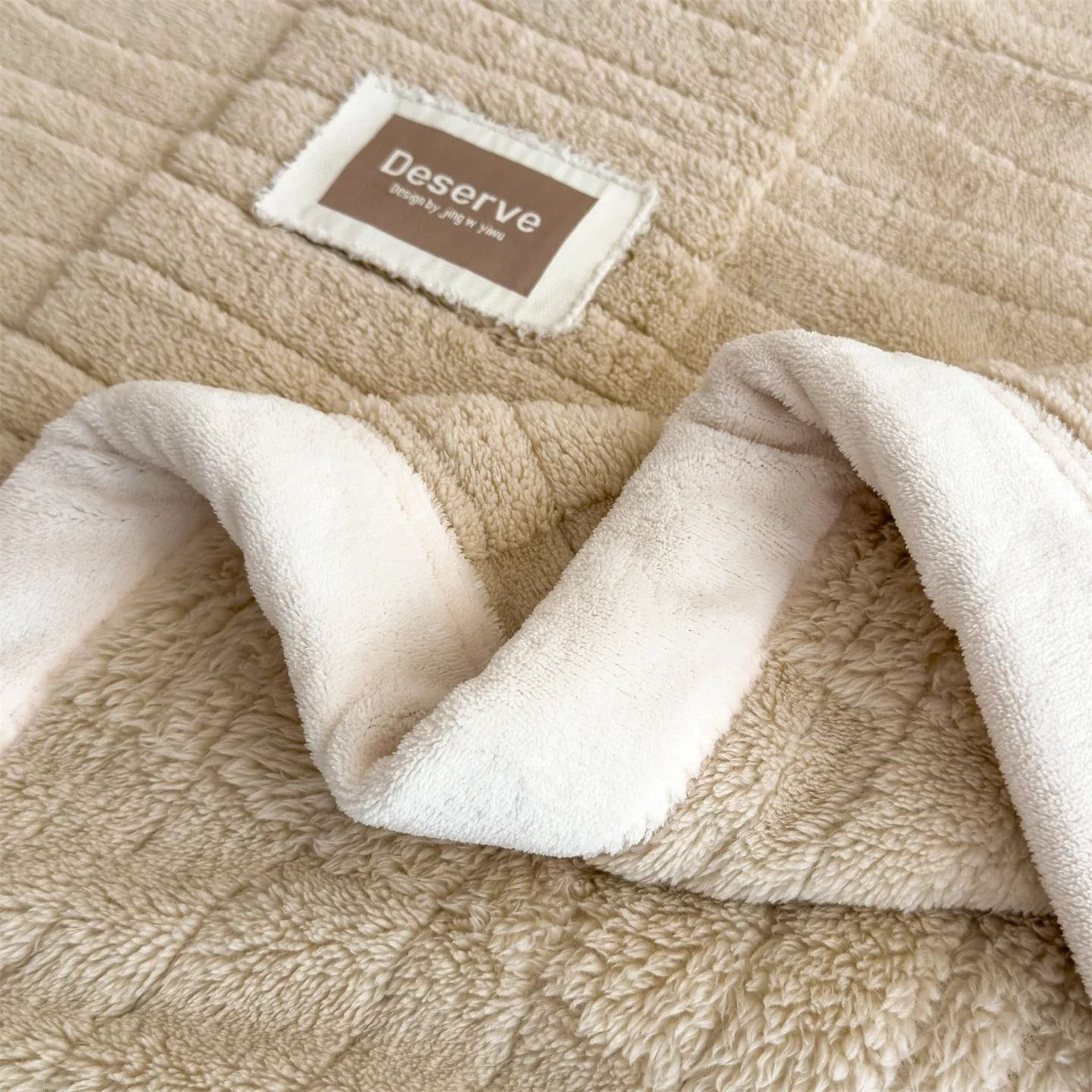 Luxury Thick DoubleSided Fleece Blanket Set Solid Color Soft Velvet Winter Blanket  Matching Pillow 4
