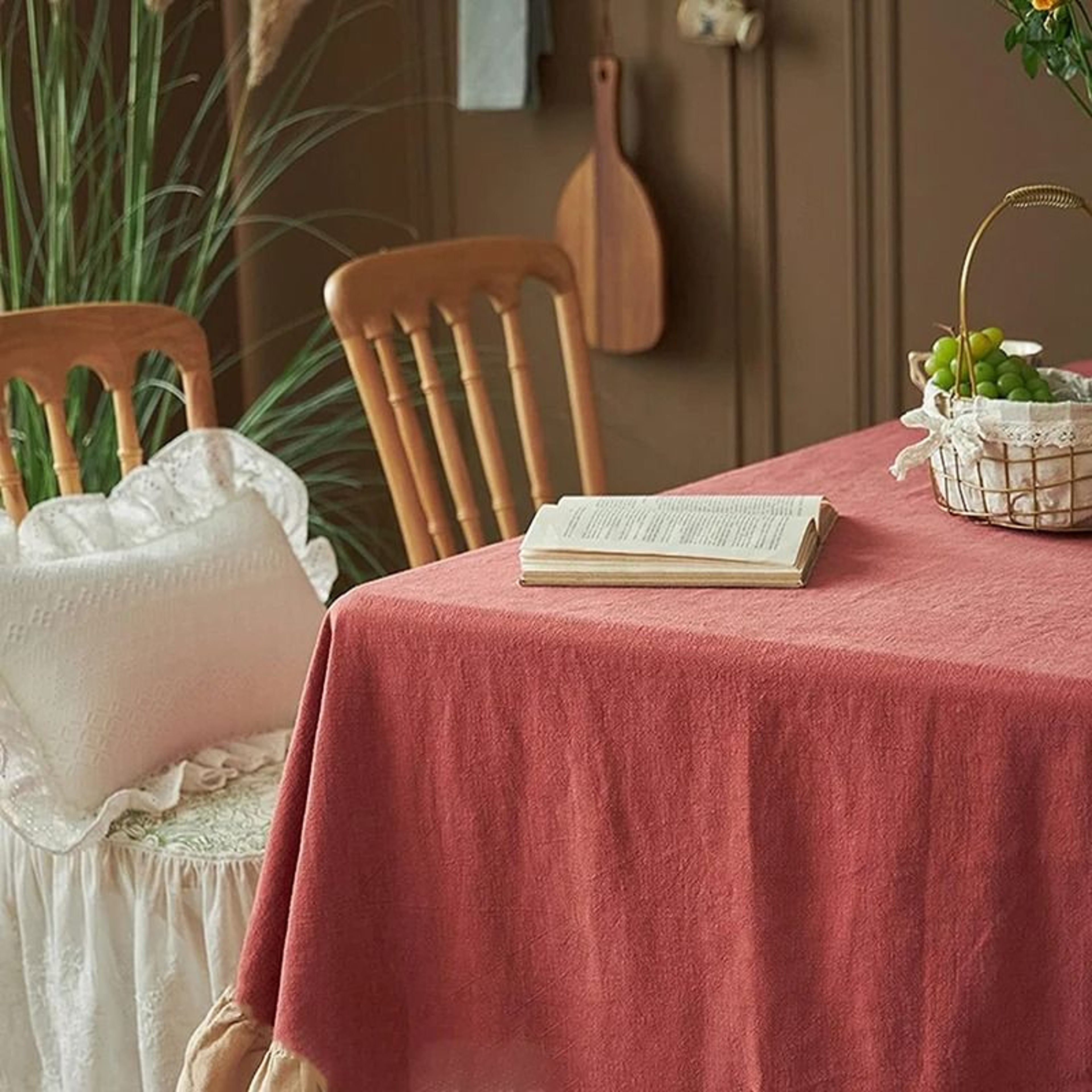 Rectangular  Round Ruffled Cotton Tablecloth Festive Table Cover For Weddings Holidays Parties  Din 4