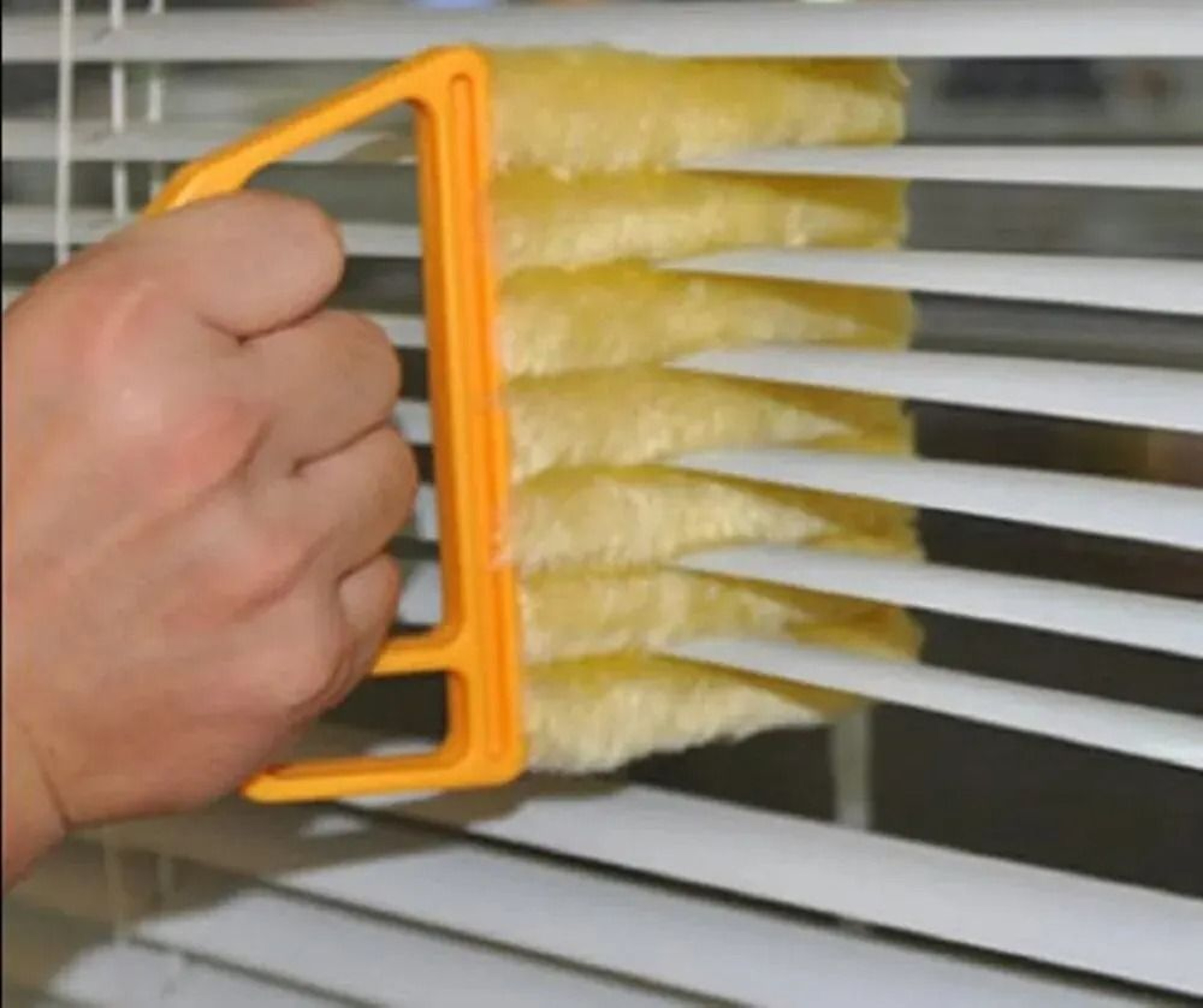 MultiBlade Louver  Window Blind Cleaning Brush With Detachable Microfiber Sleeves 2