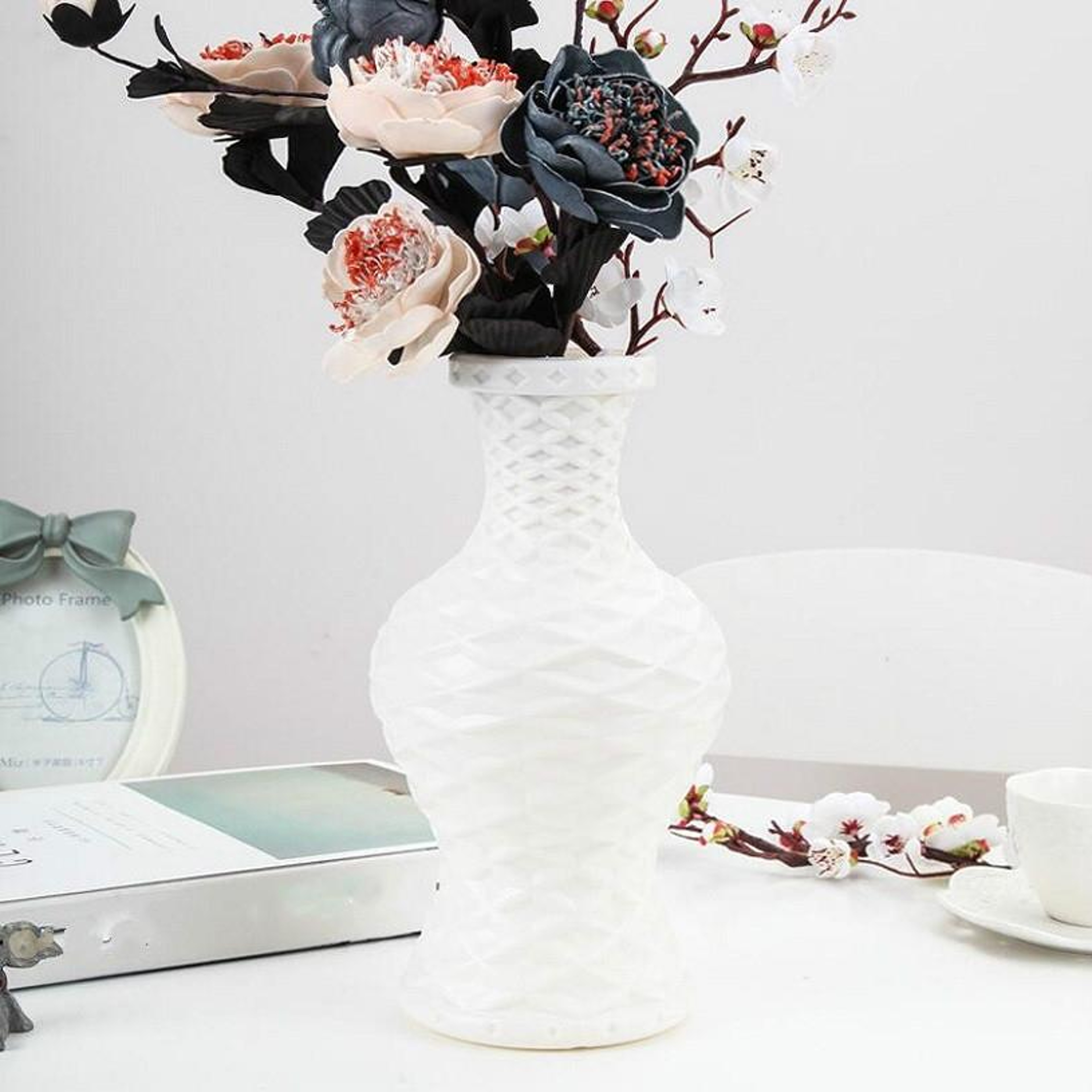 Modern Plastic Flower Vase for Hydroponics & Fresh Flower Arrangements – view 1