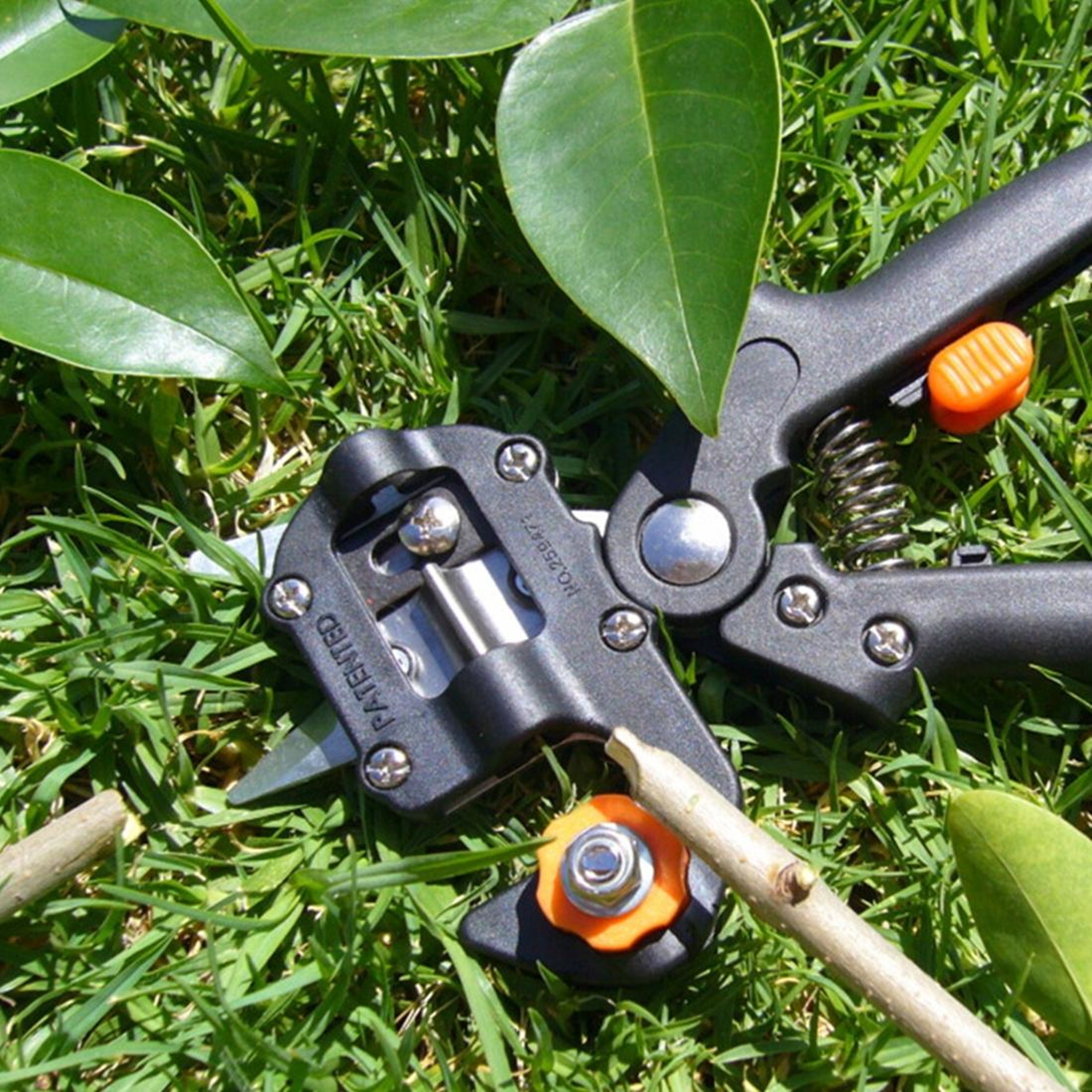 Professional Grafting Tool Kit with Pruning Scissors & 3 Precision Blades for Fruit Tree Grafting – view 8