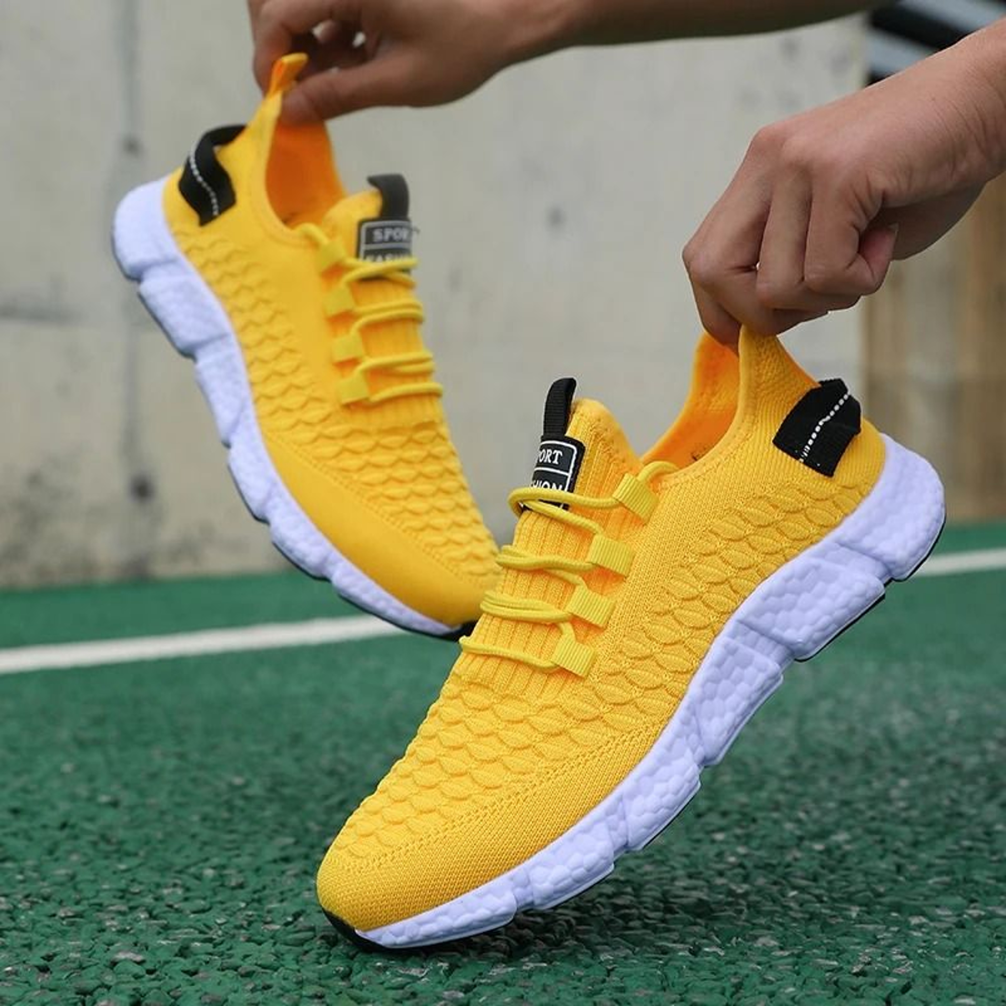 Lightweight Breathable Running Sneakers For Men And Women 10