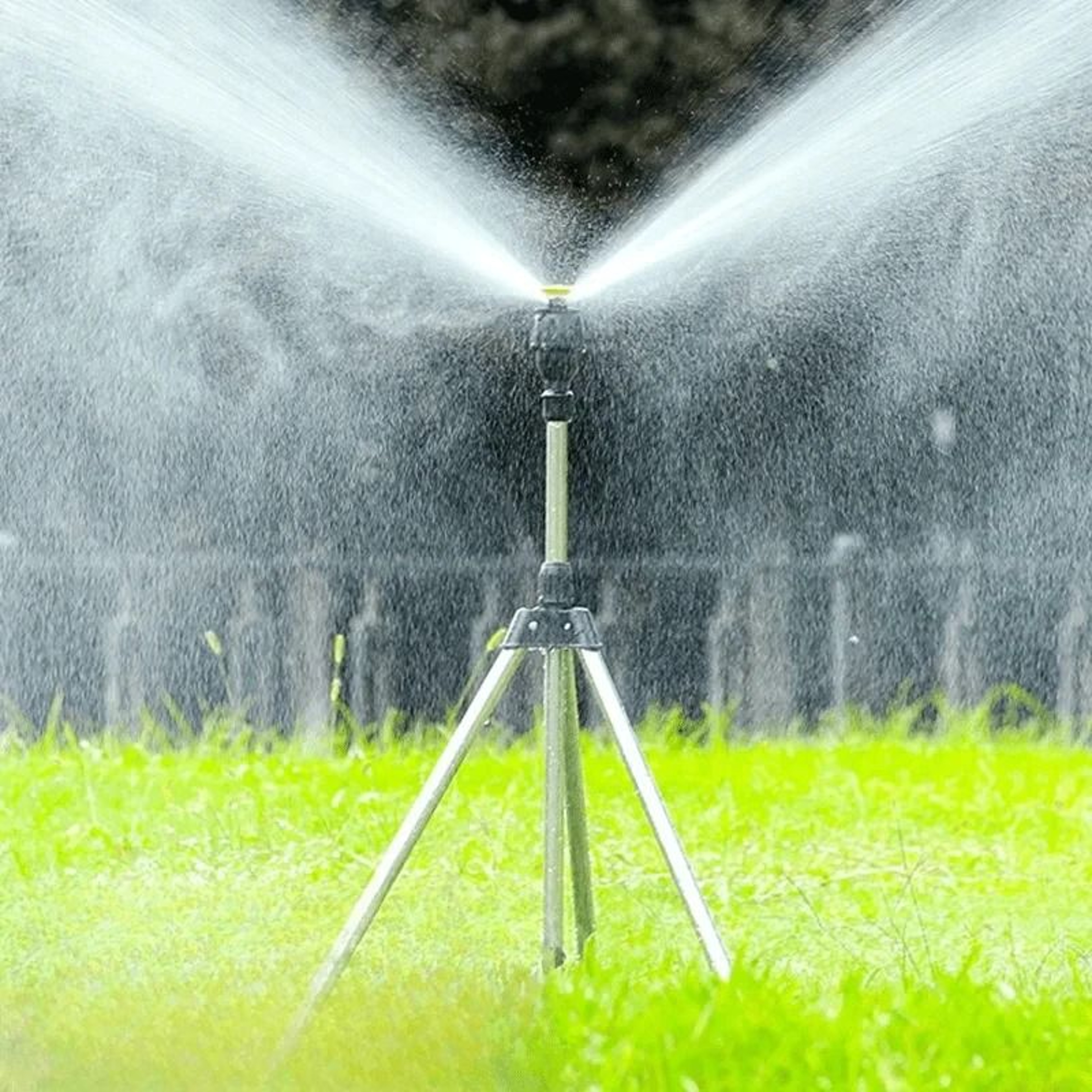 360 Rotary Garden Sprinkler With Telescopic Tripod Support 1