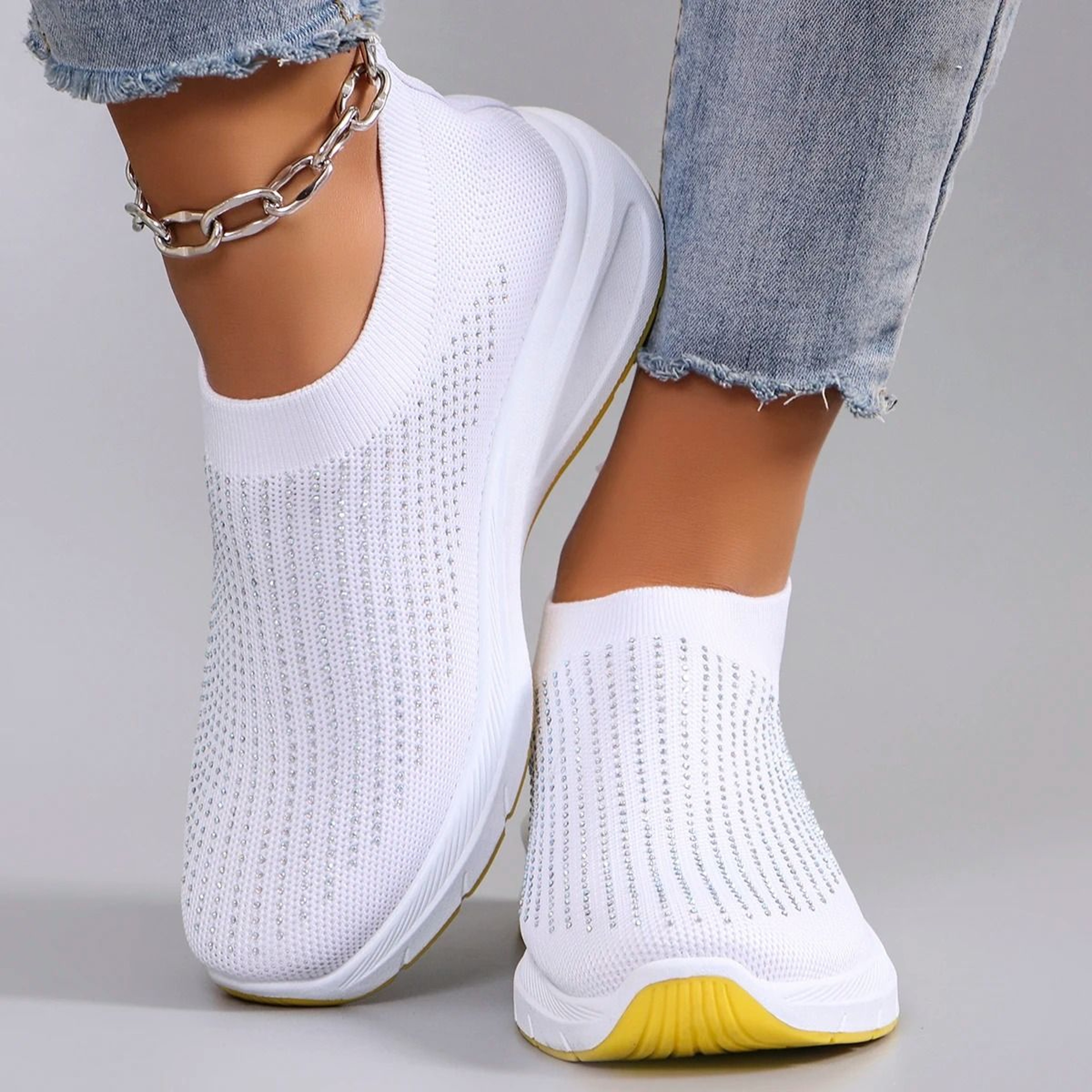 Lightweight Breathable Non Slip Flat Sports Shoes For Women 0