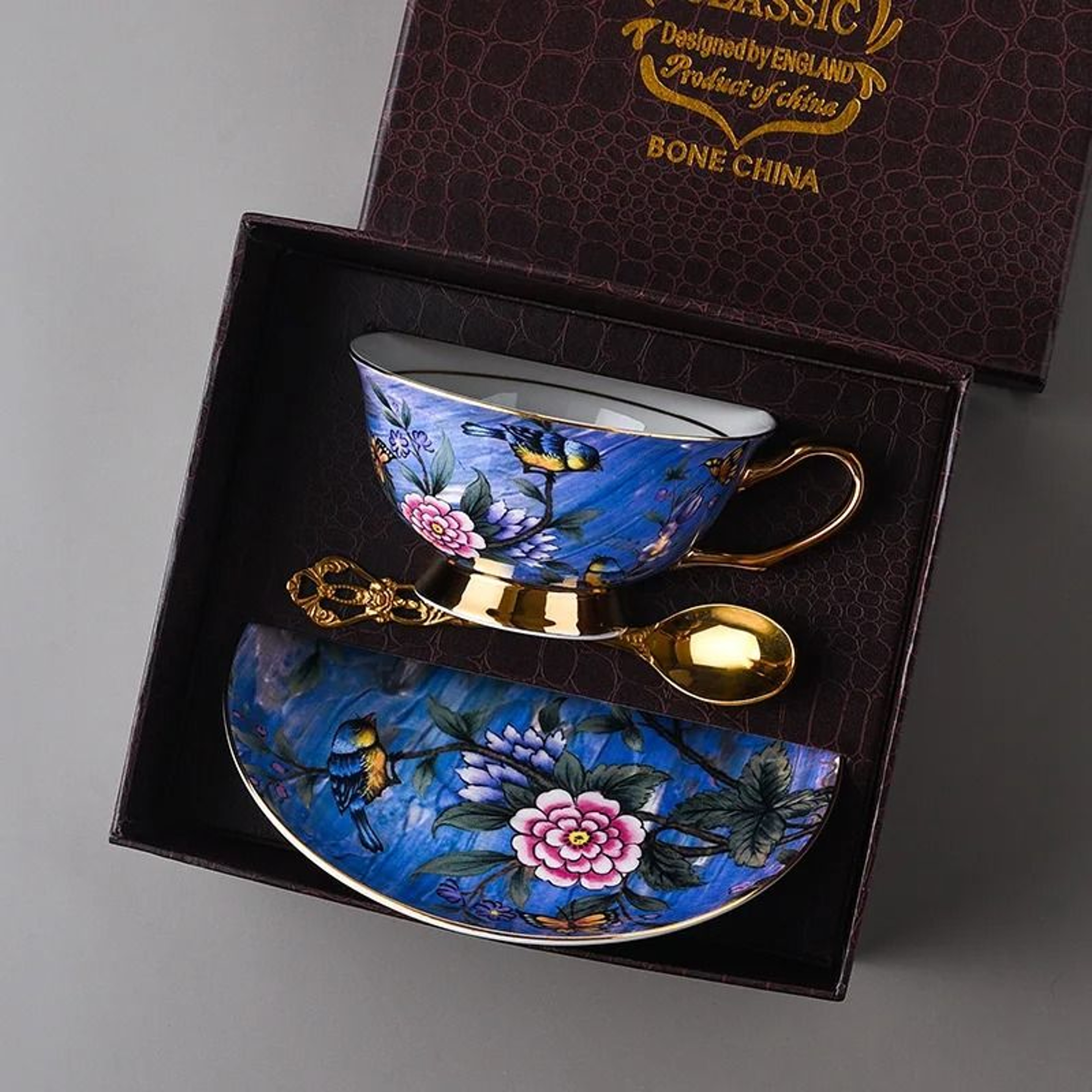 Luxury Bone China Tea And Coffee Set With Elegant Bird Design 6