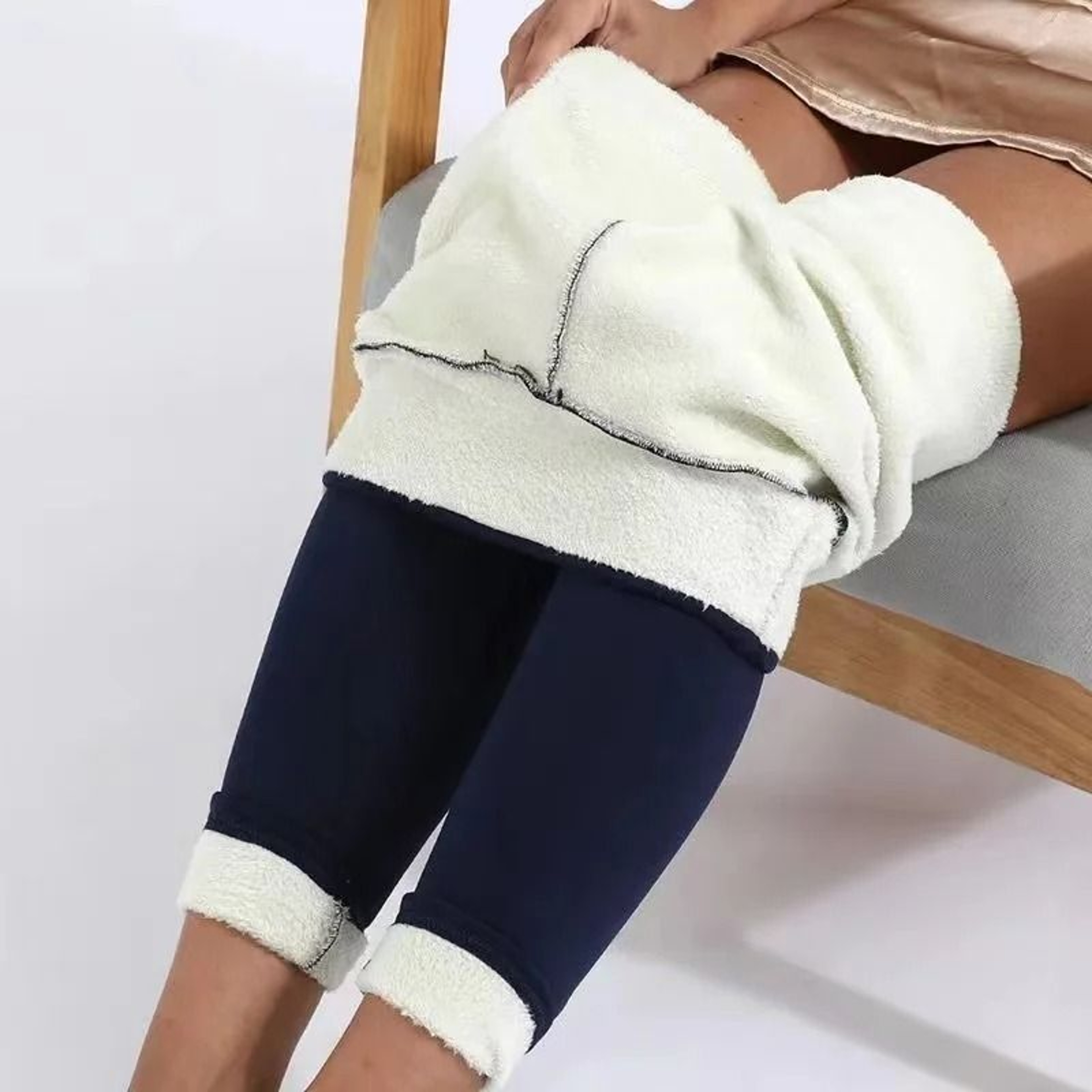 Ultra Soft High Waisted Velvet Leggings For Winter Warmth 6