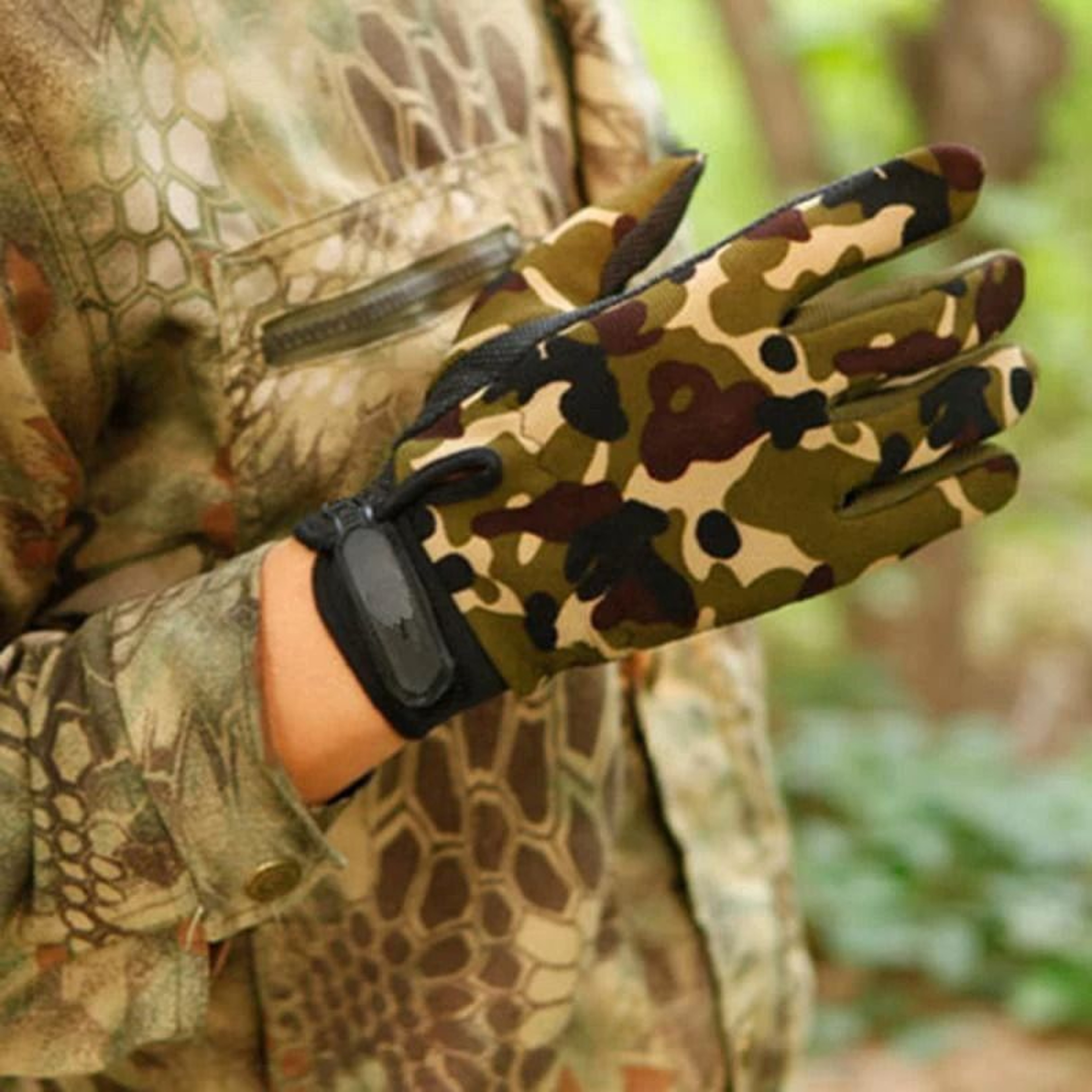 Breathable Outdoor Sports Gloves 2