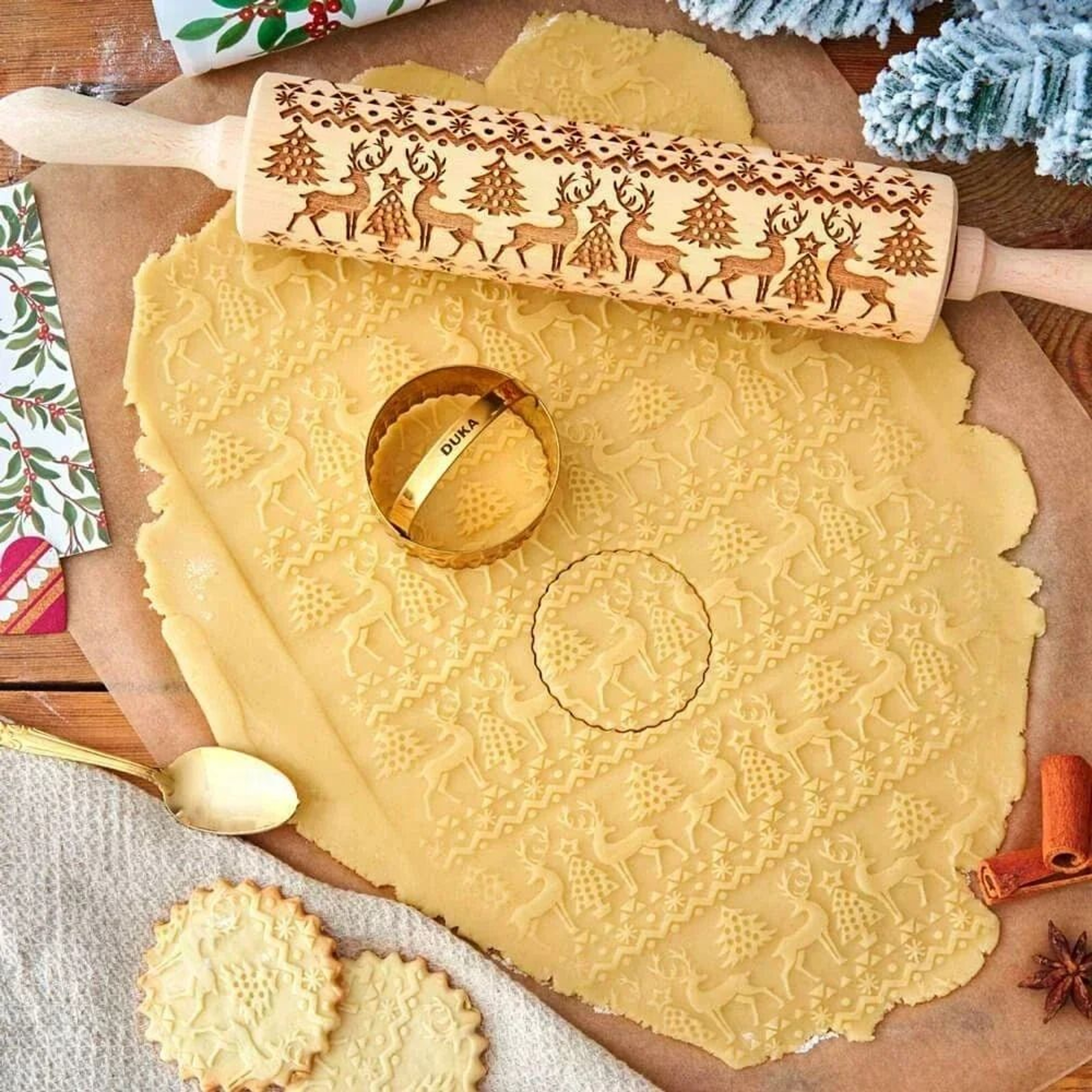 Wooden Embossing Rolling Pin For Baking Cookies And Cakes 9