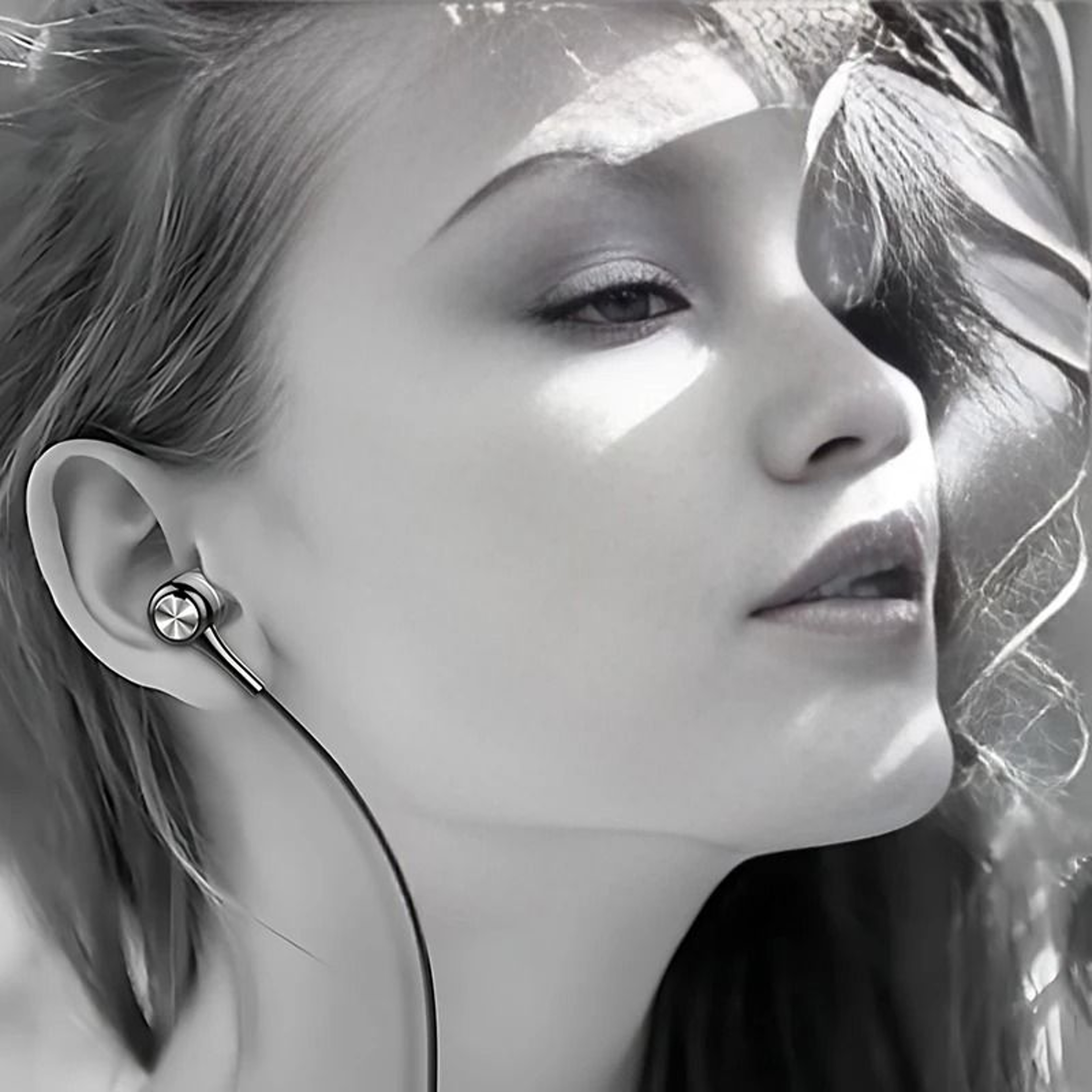 Wired HiFi InEar Earphone With Microphone 3