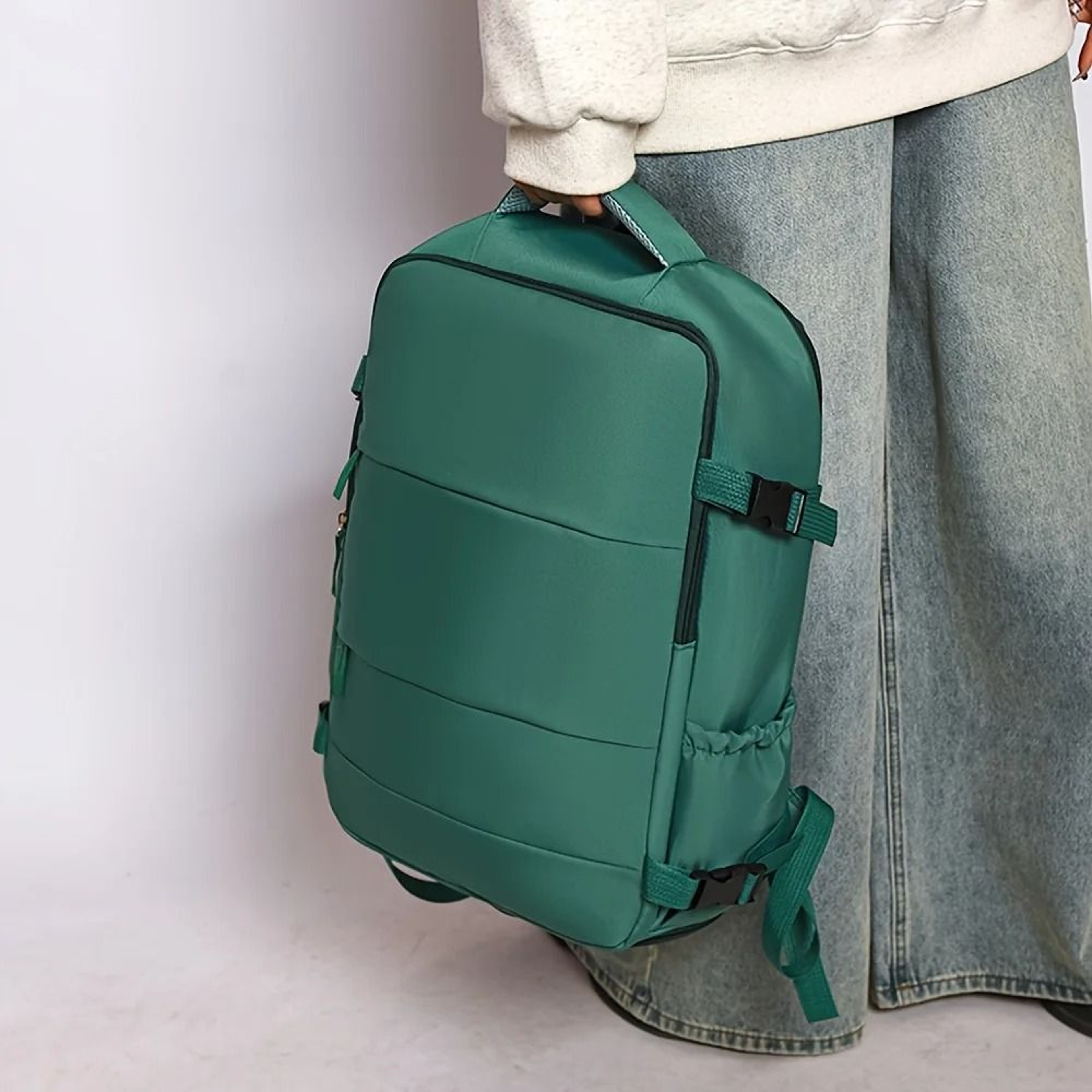 Lightweight Travel And School Backpack With Large Capacity 3