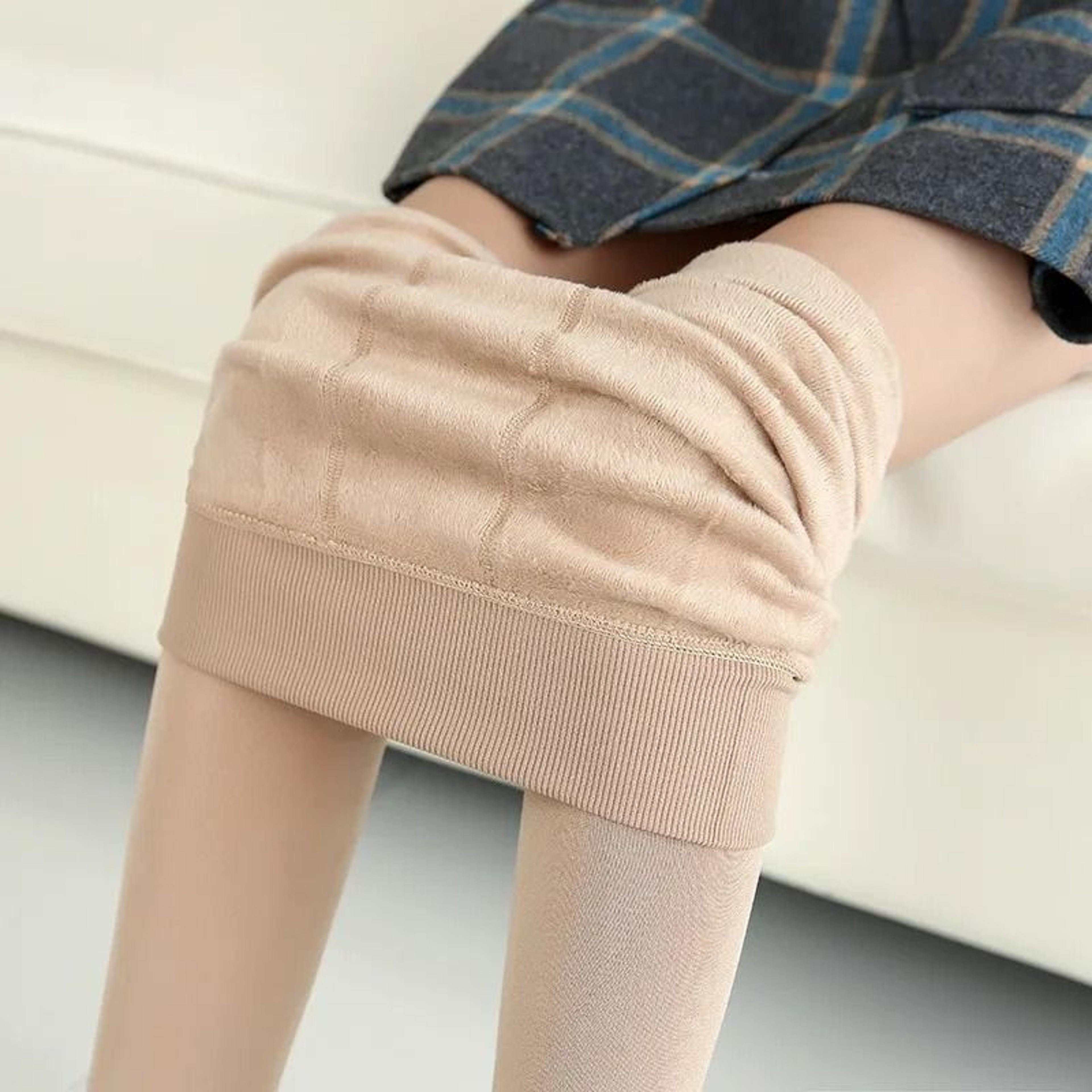 Thick Fleece Lined Leggings For Women With Foot Stepping Design 8