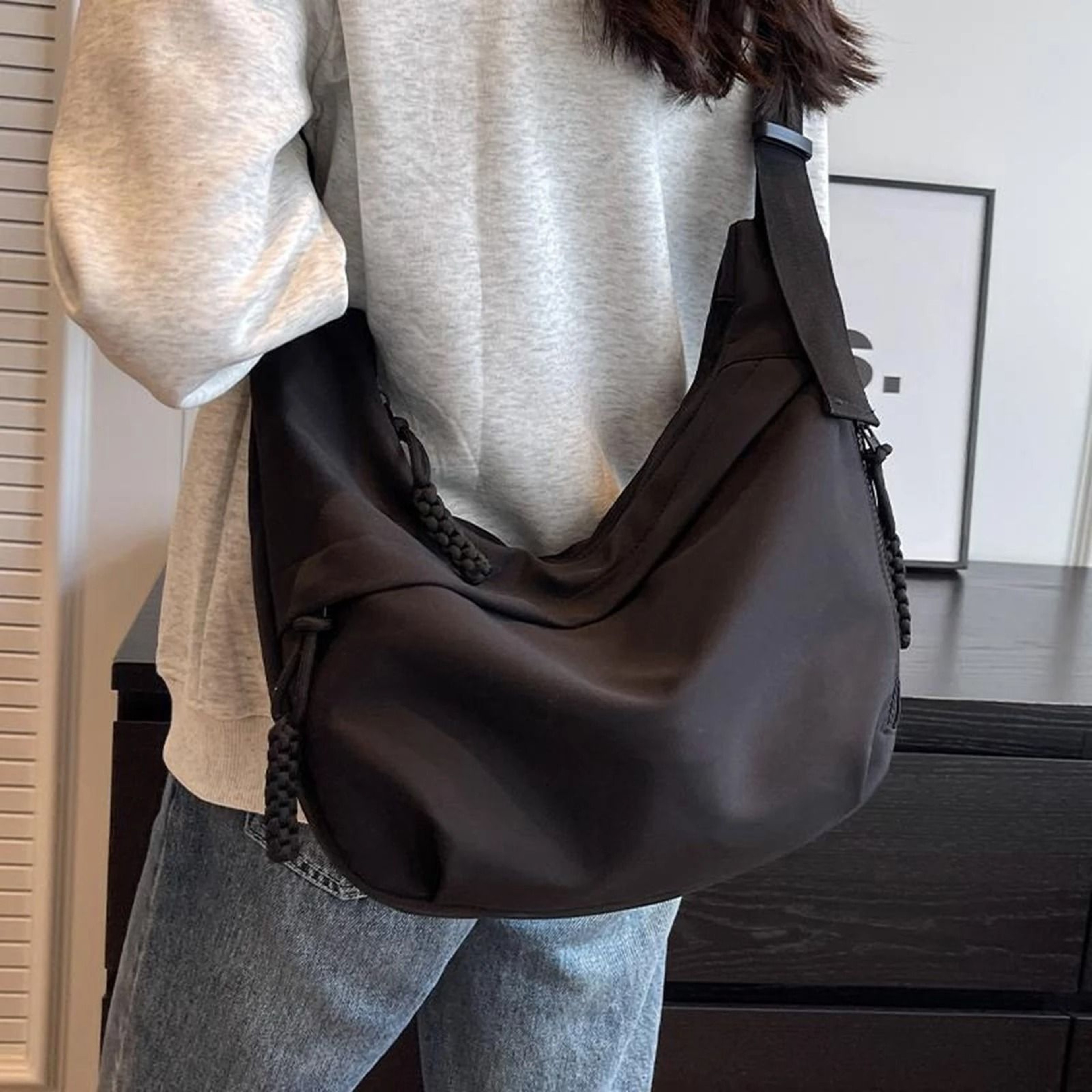Large Capacity Single Shoulder Bag Commuting Crossbody Bag Thoughtful Gift For Office Workers 2