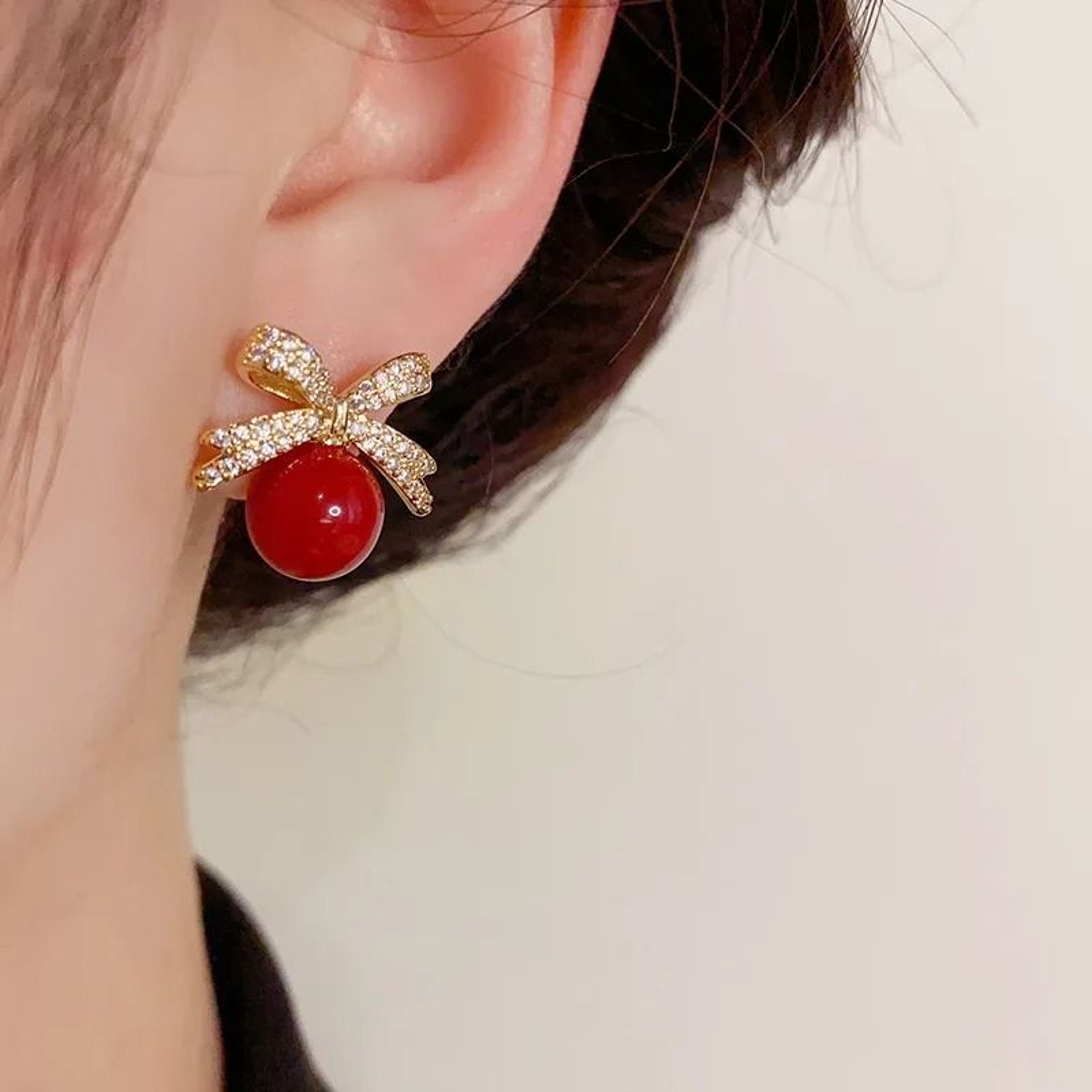 Sparkling Pearl Bow Stud Earrings 4